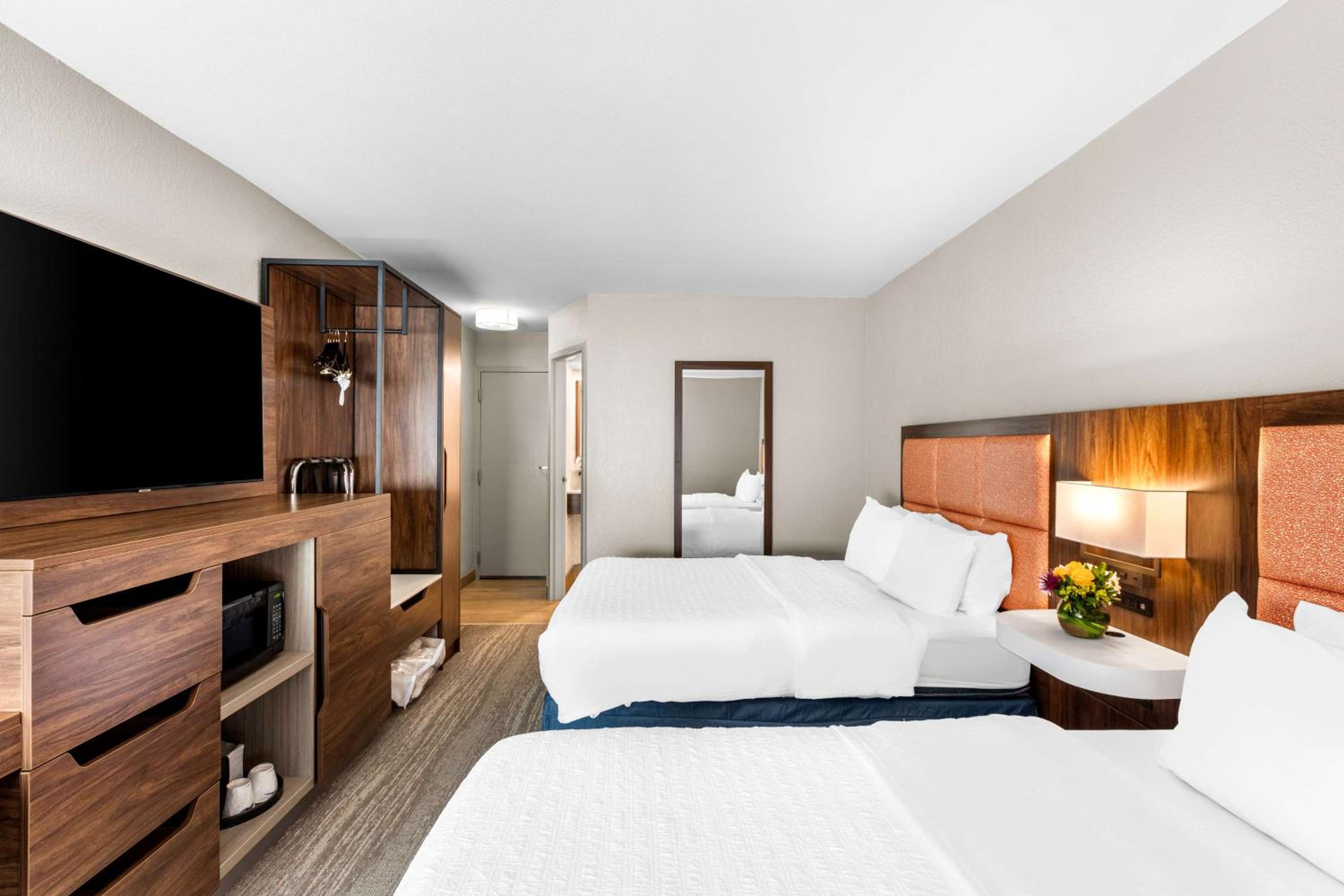 Double Room with Two Double Beds - Non-Smoking photo 1