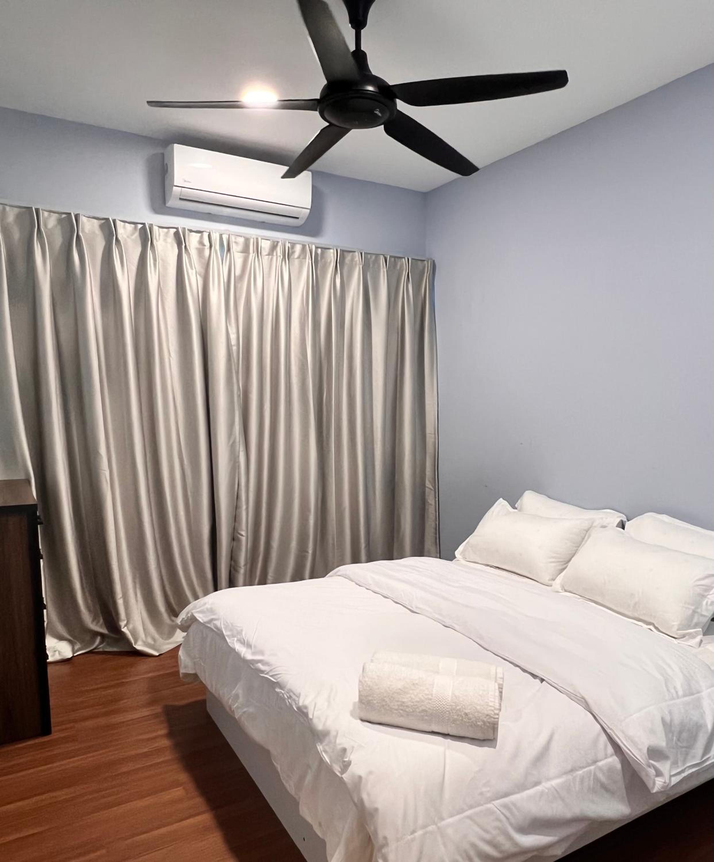Three-Bedroom Apartment photo 1