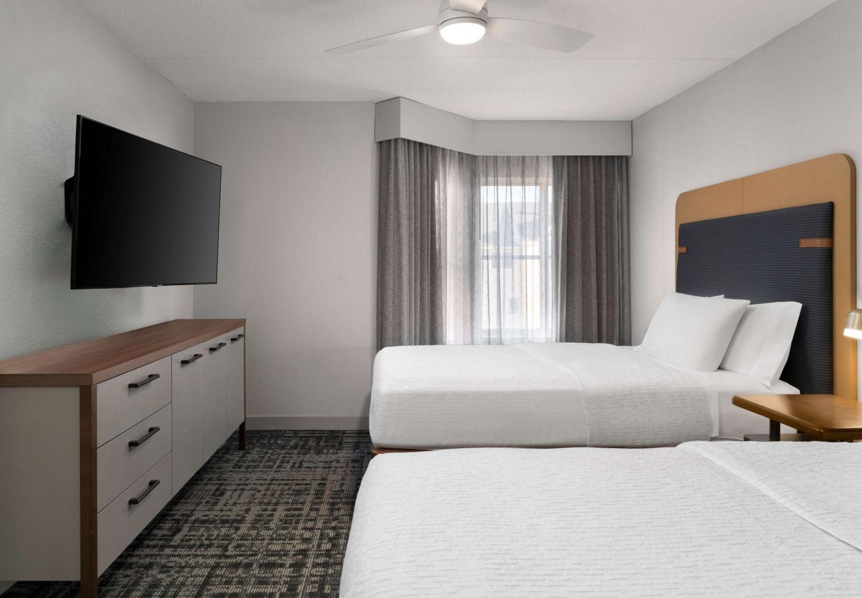 One-Bedroom Suite with Two Double Beds - Non-Smoking - Photo 1