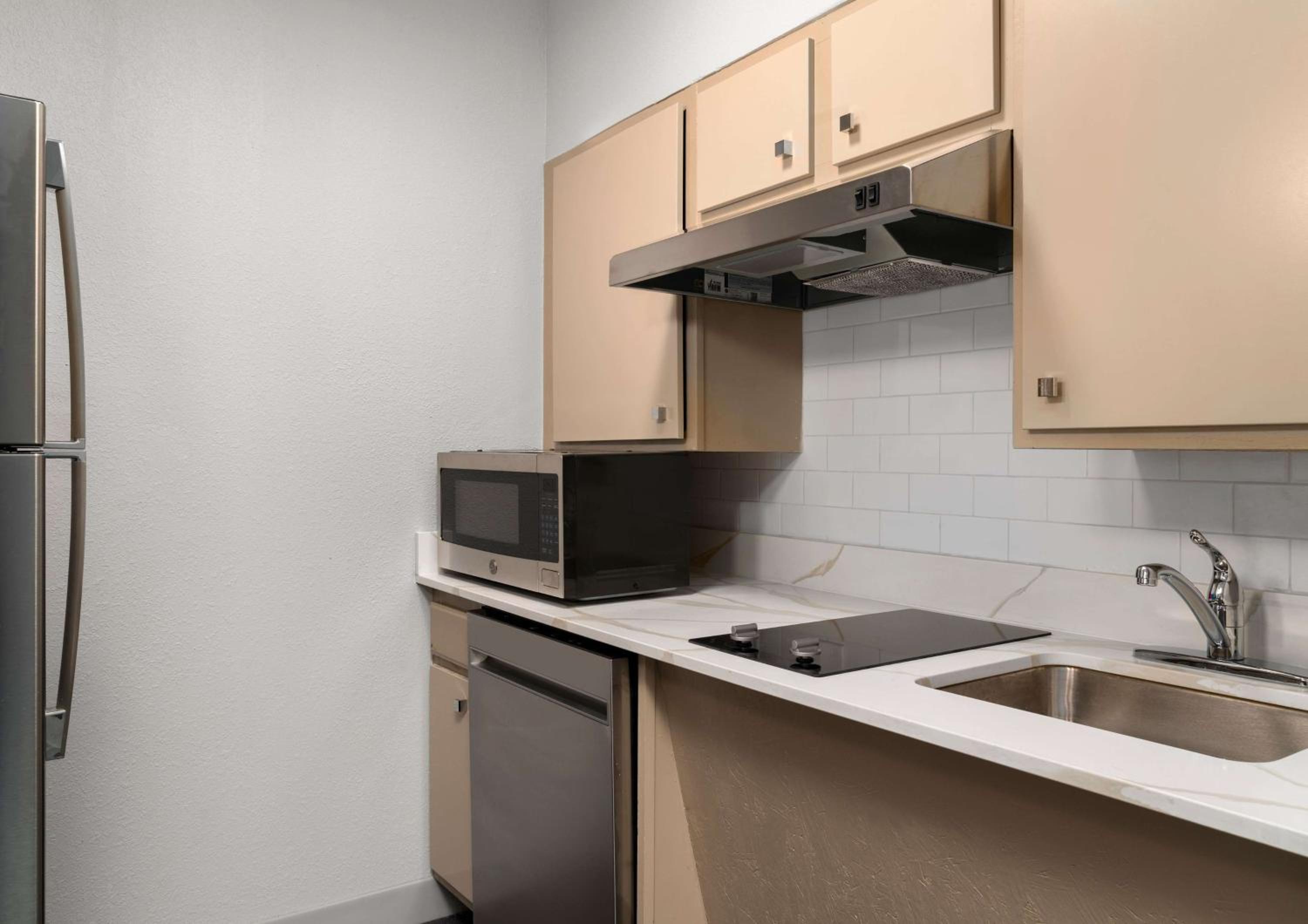 King Studio - Mobility and Hearing Access/Non-Smoking - Photo 4