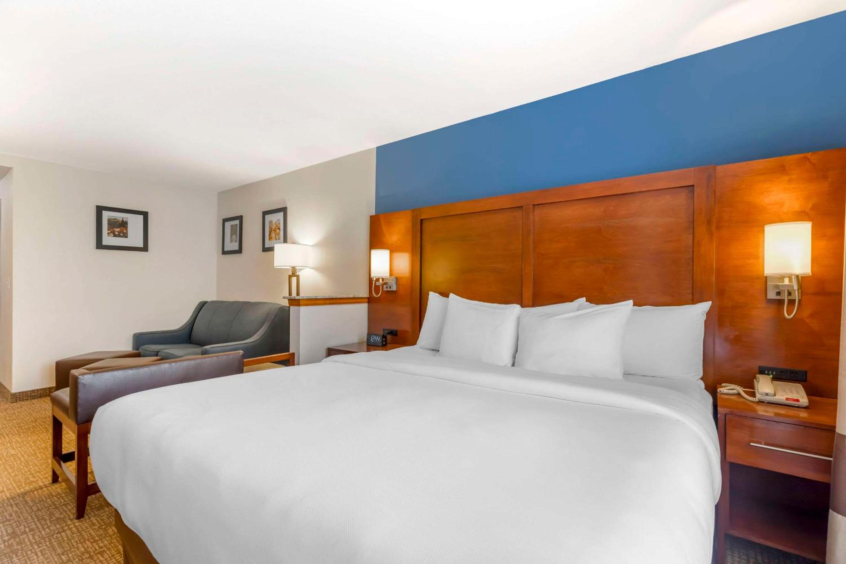 King Room - Non Smoking photo 1
