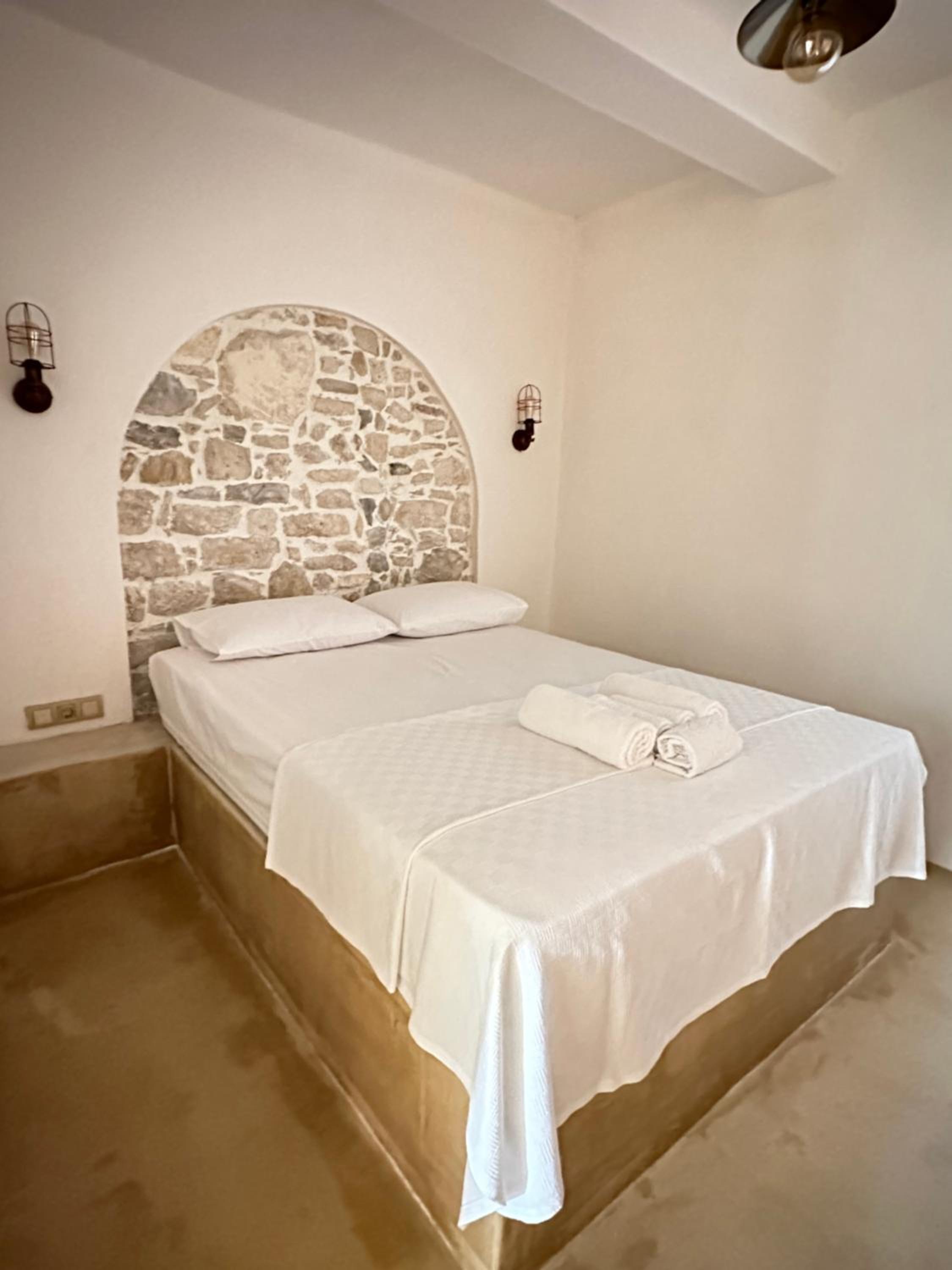 One-Bedroom House photo 1