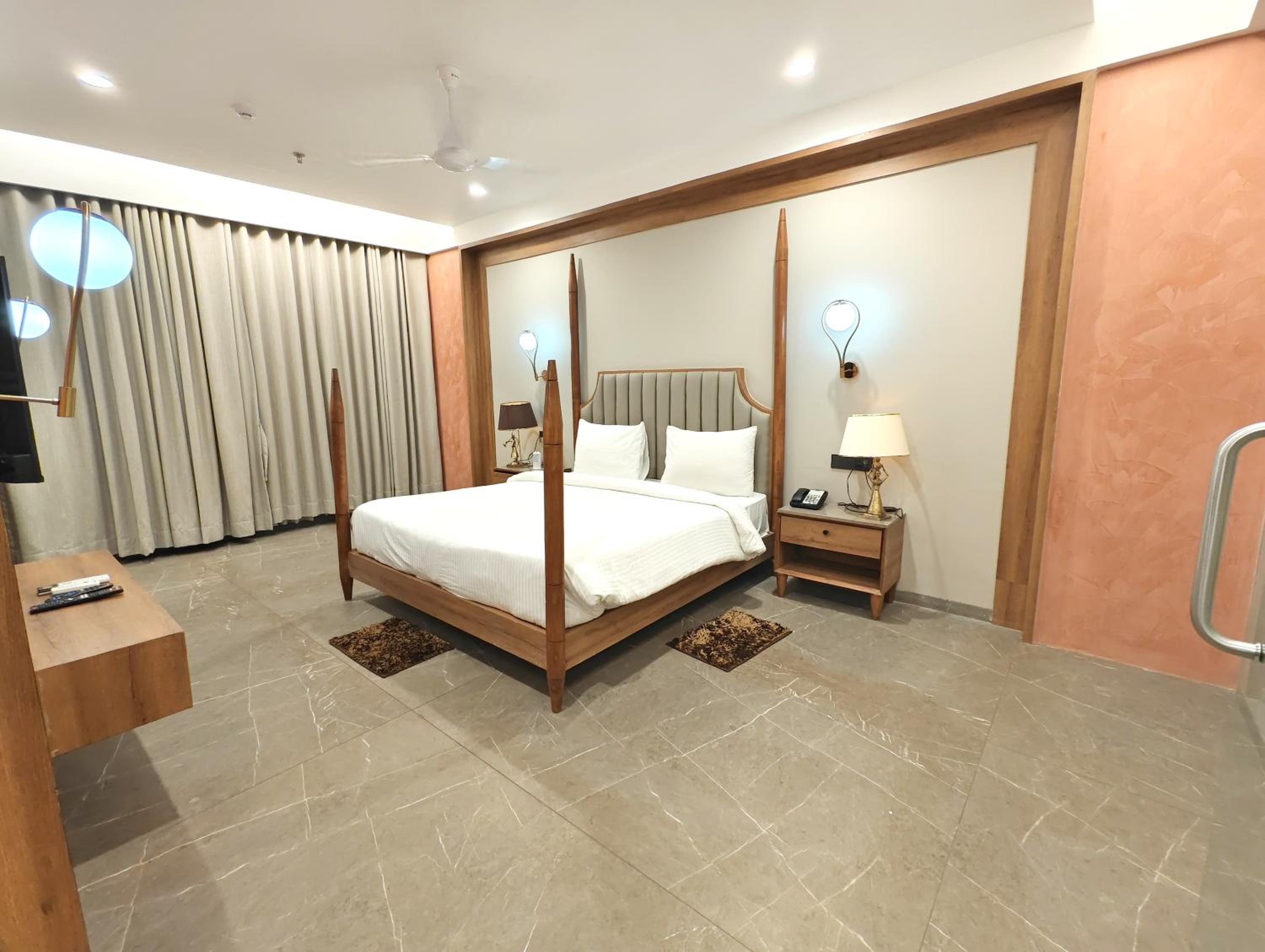 Deluxe Suite - Photo 18