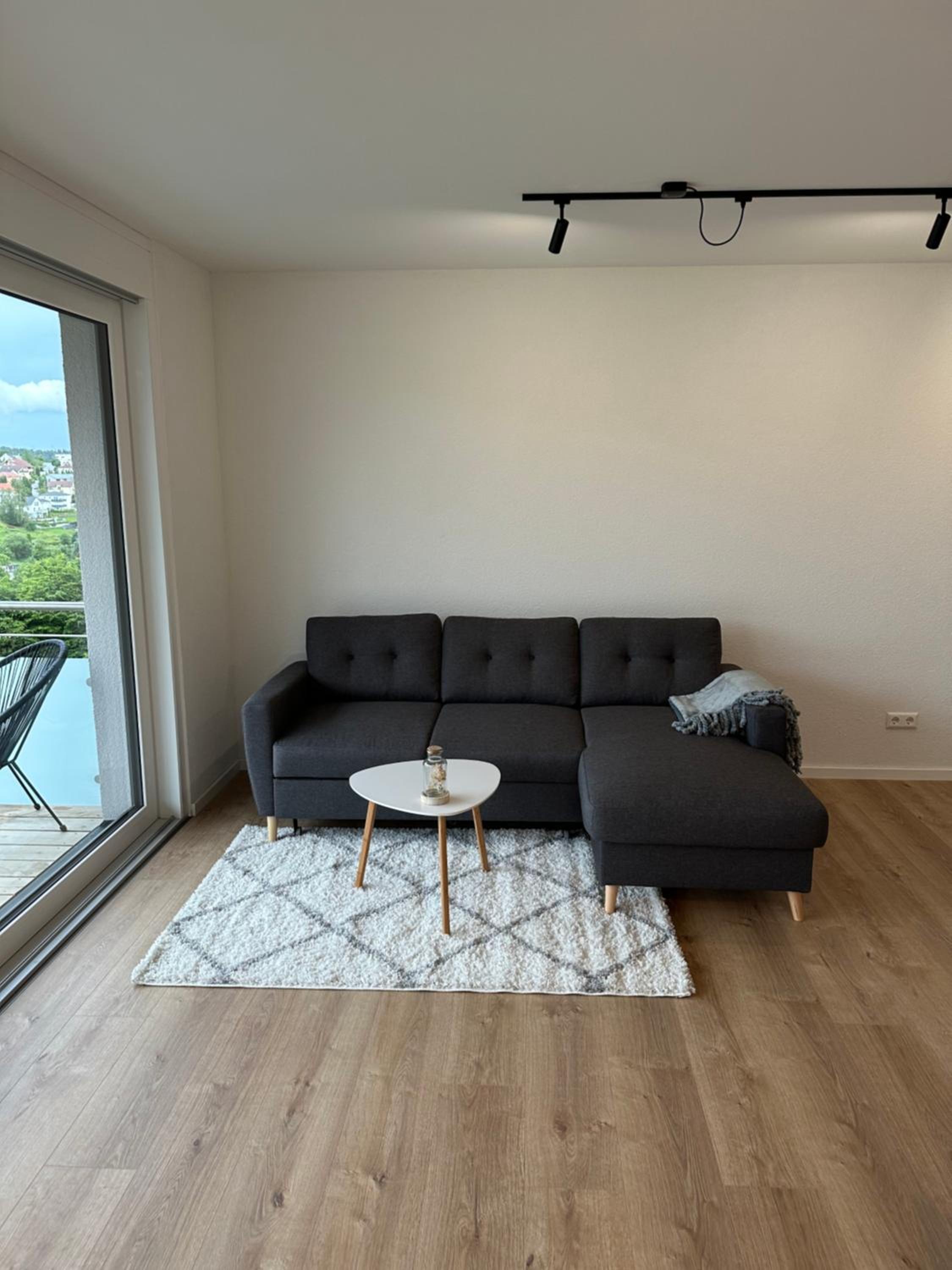 One-Bedroom Apartment with Balcony and City View photo 3