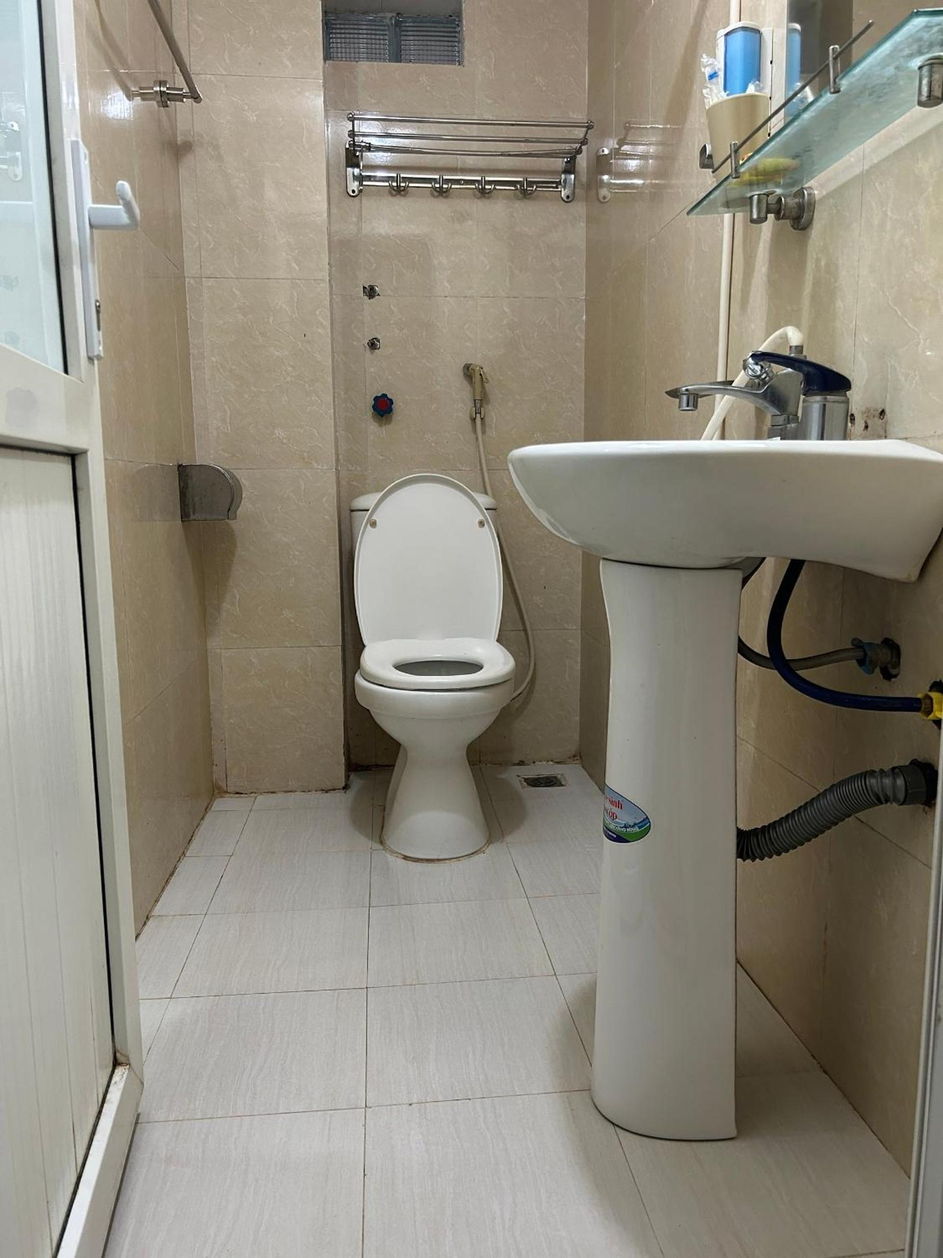 Standard Twin Room - Photo 2