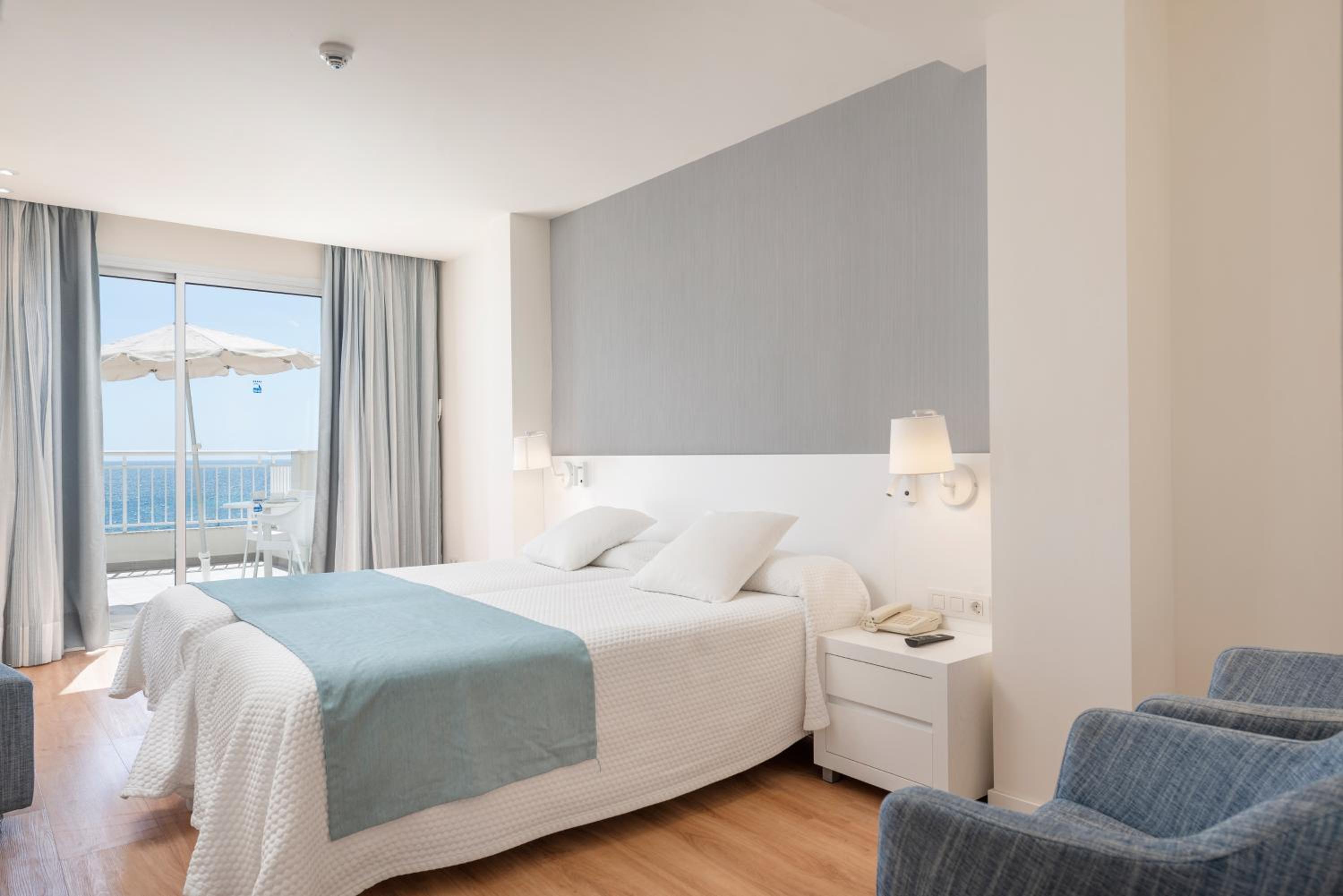 Habitación Doble o Twin Superior con Vista al Mar y Terraza