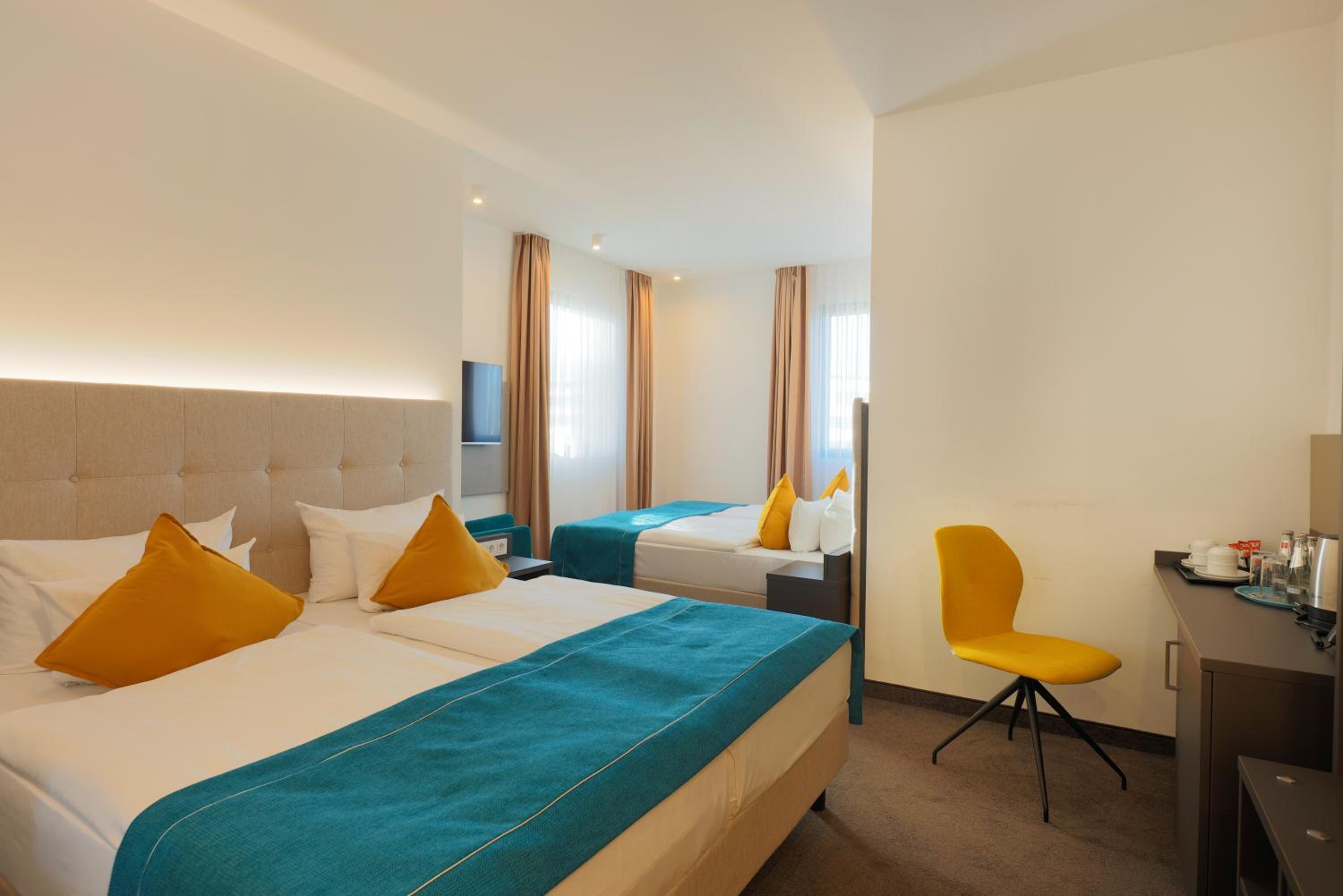 Family Room with King Bed and Sofa Bed - Balcony - Photo 4