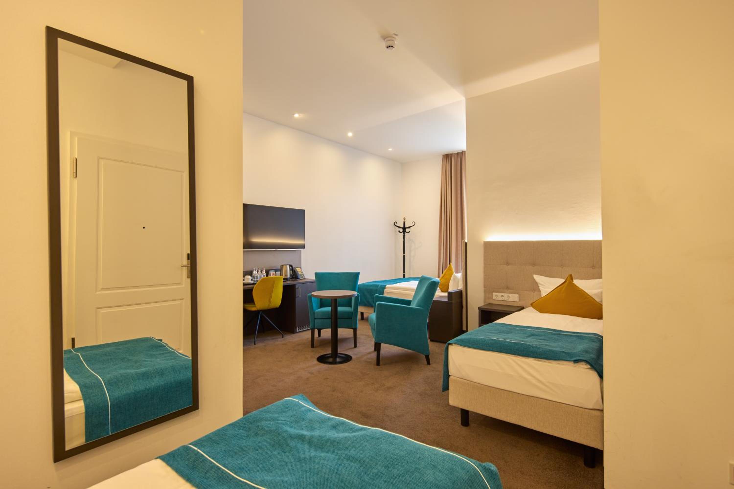 Family Room with King Bed and Sofa Bed - Balcony - Photo 17