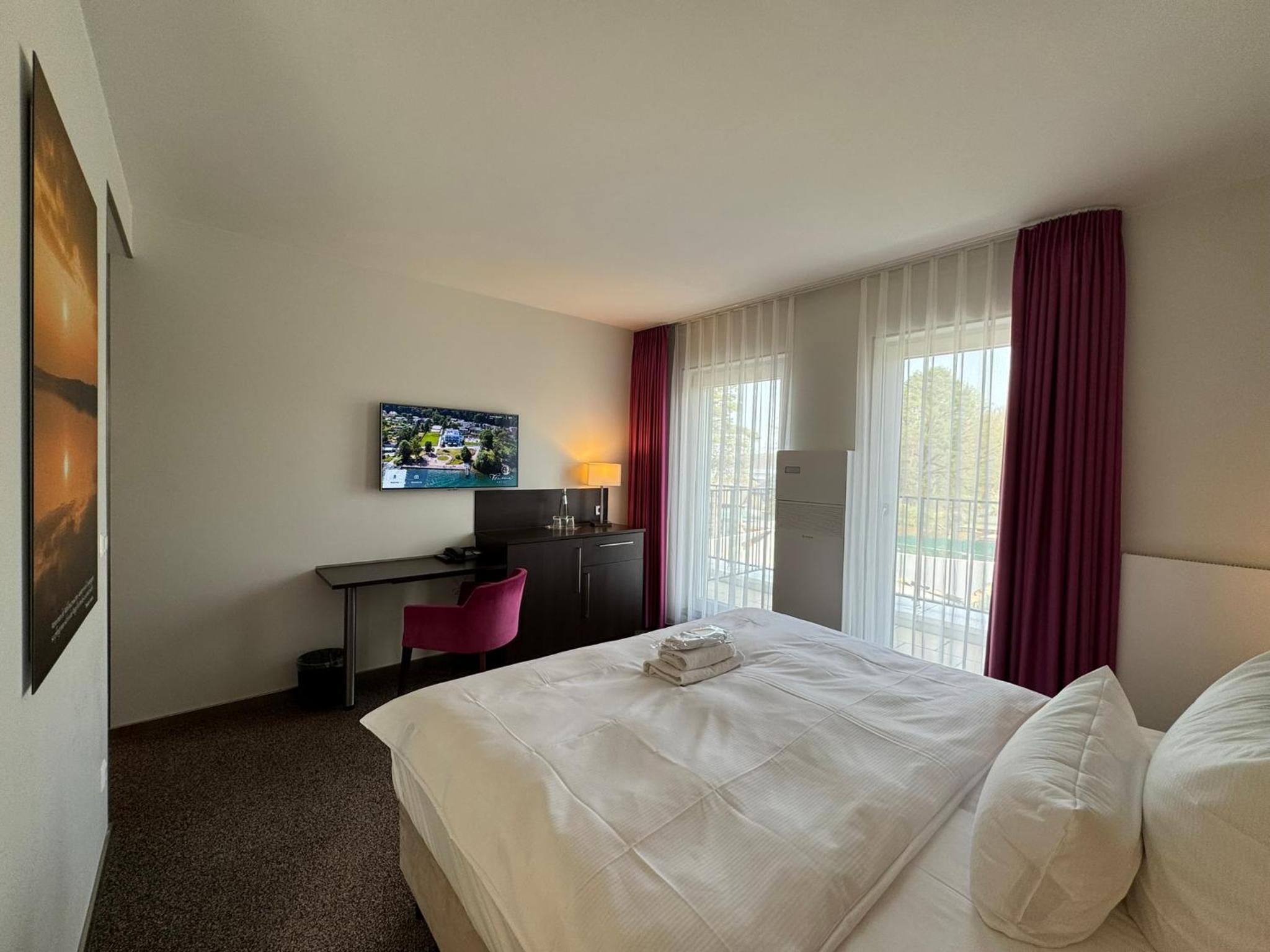 Double Room with Balcony - Photo 5