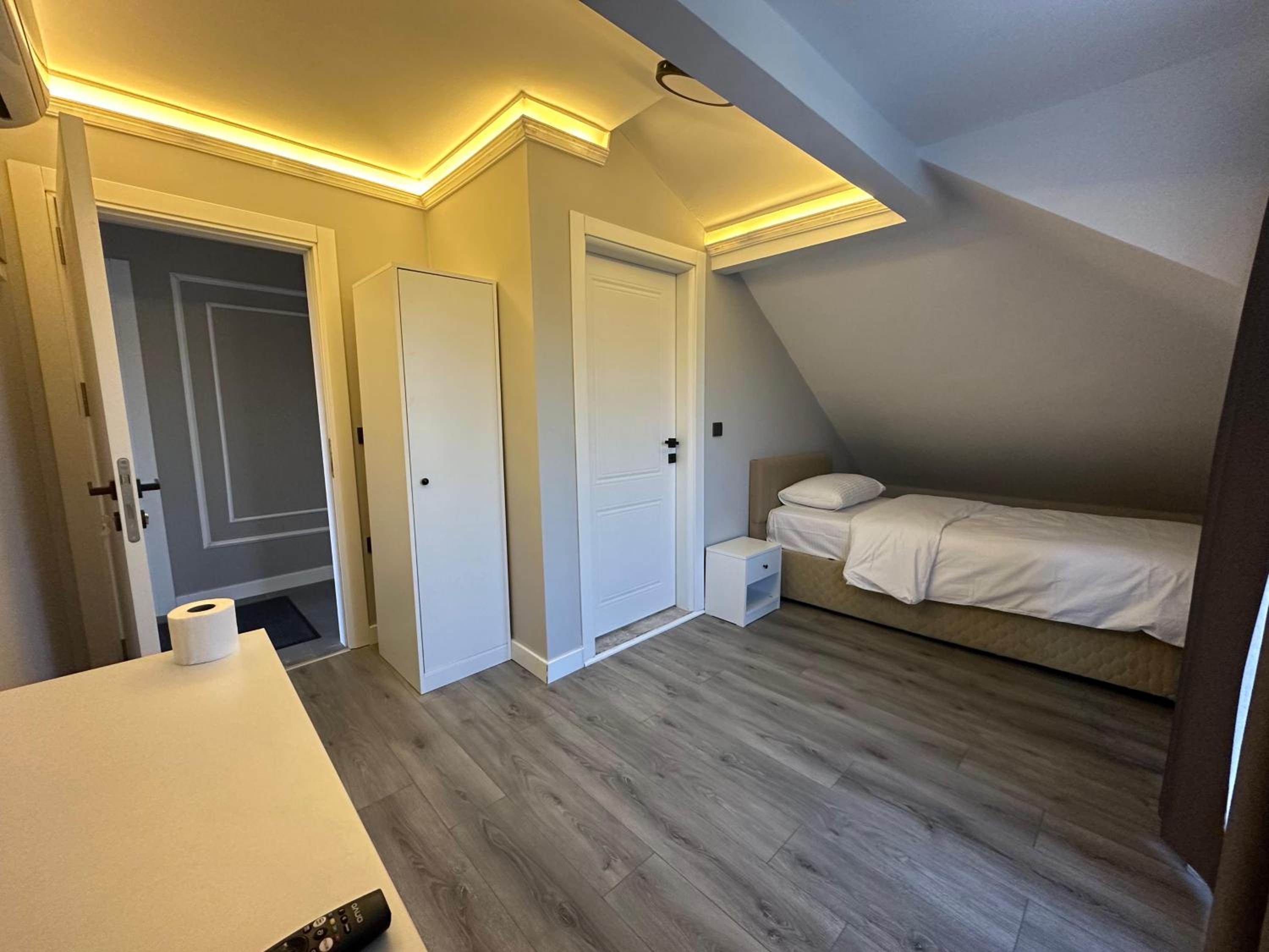 Single Room photo 1