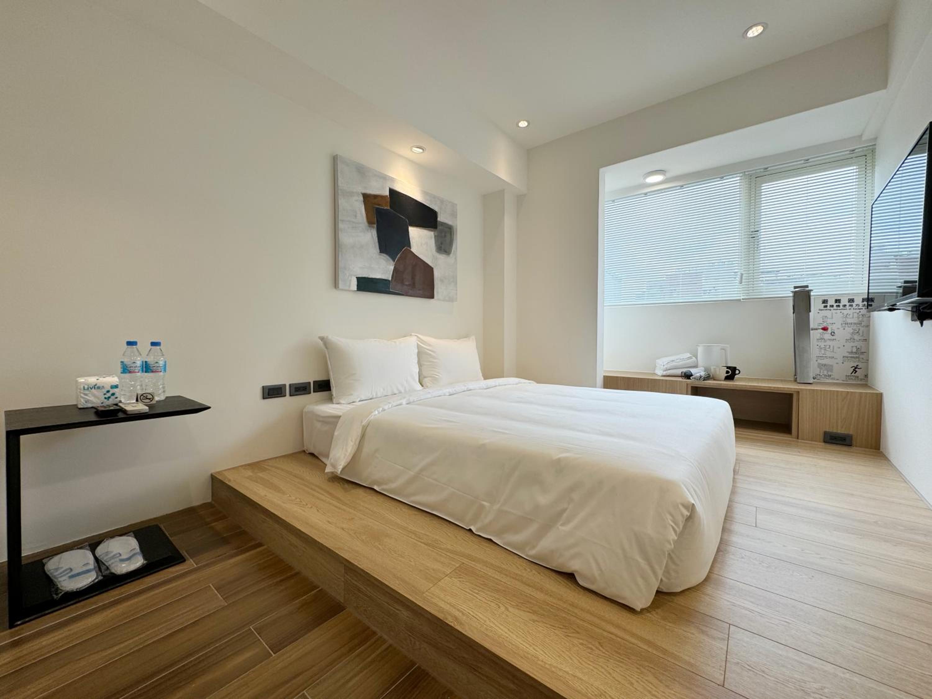 Standard Double Room - Photo 8
