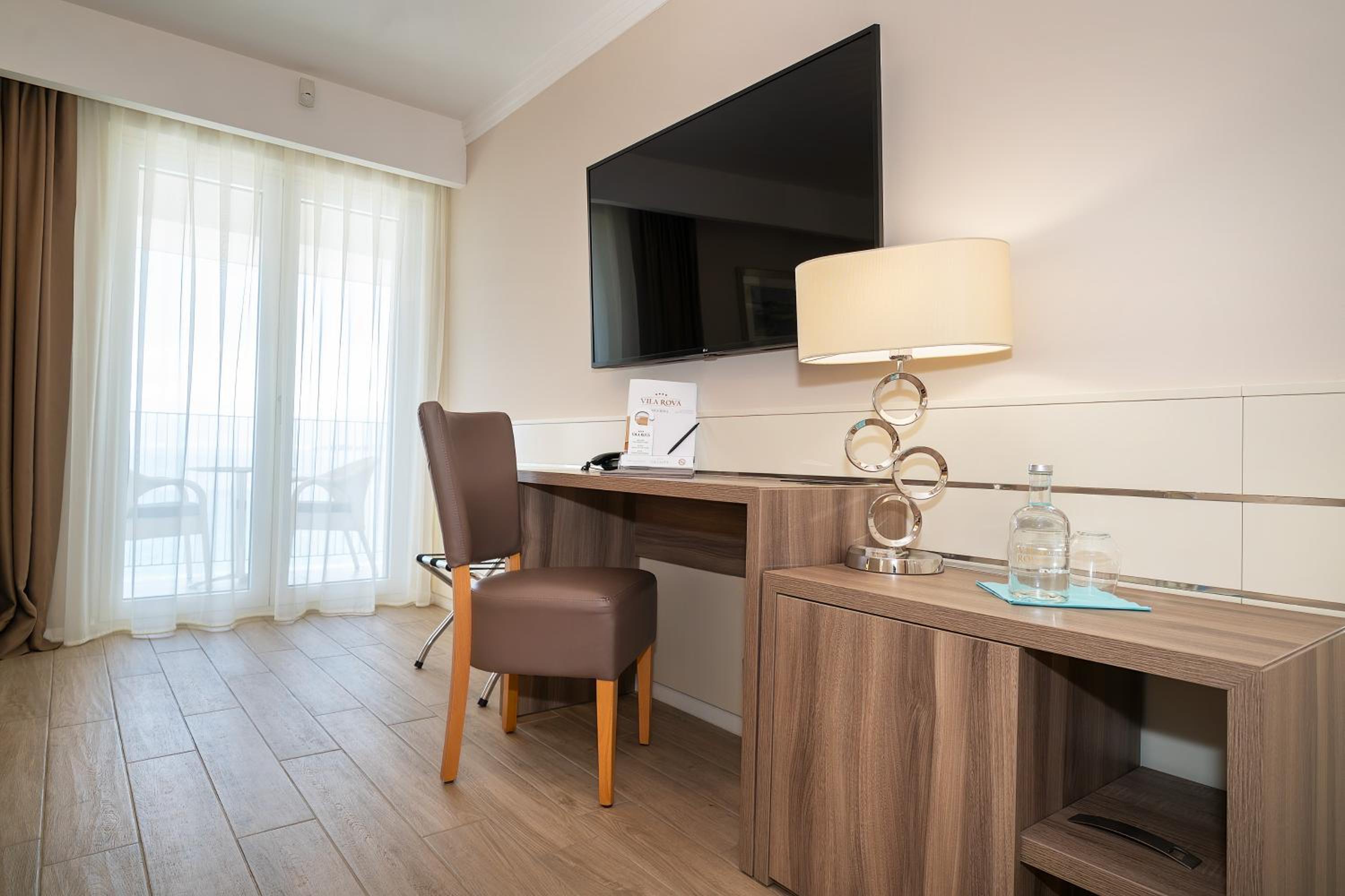 Superior Double Room with Balcony and Sea View