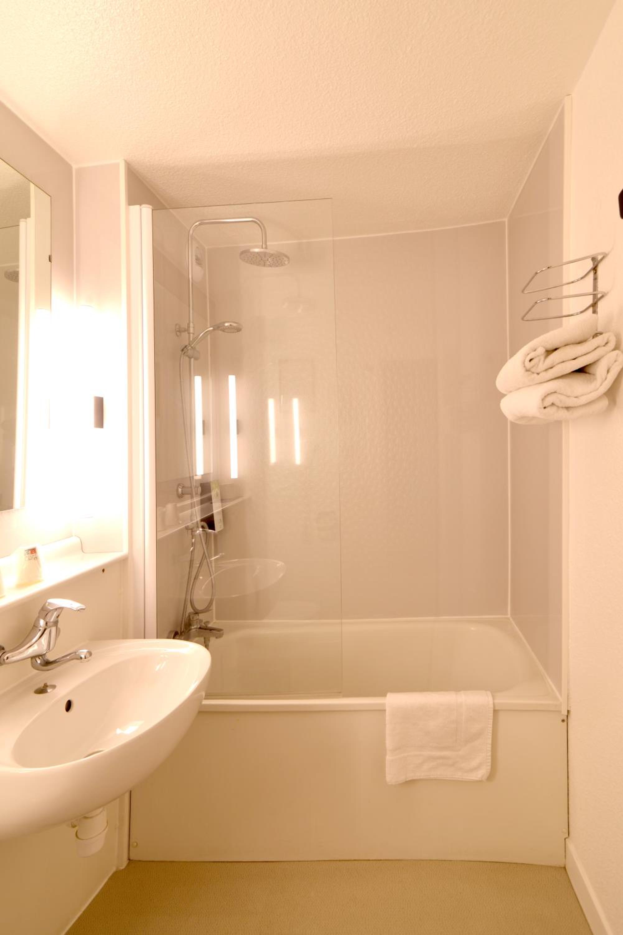 Double Room - Photo 15