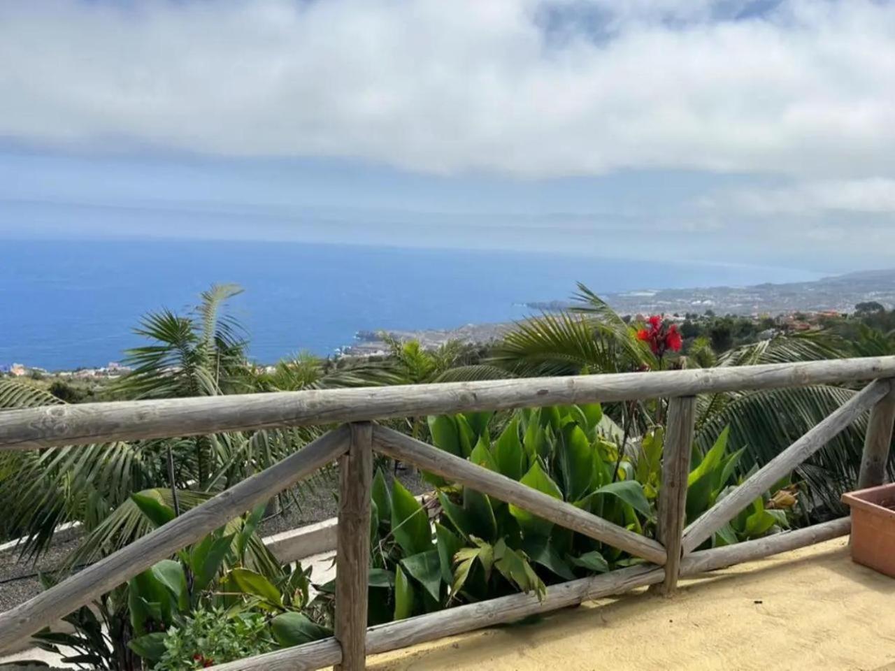 Two-Bedroom Apartment with Terrace and Sea View photo 3