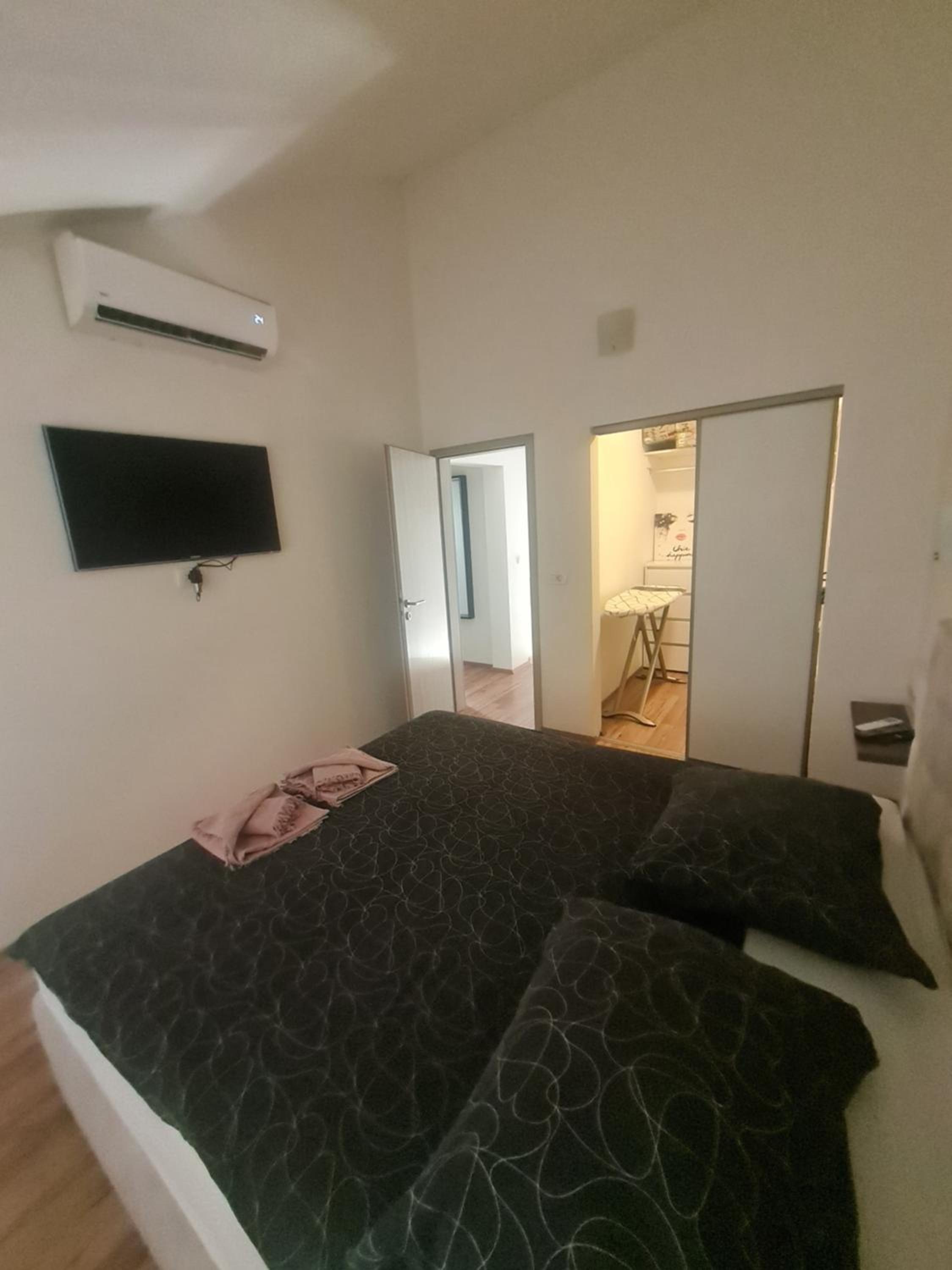 Apartment - Photo 45