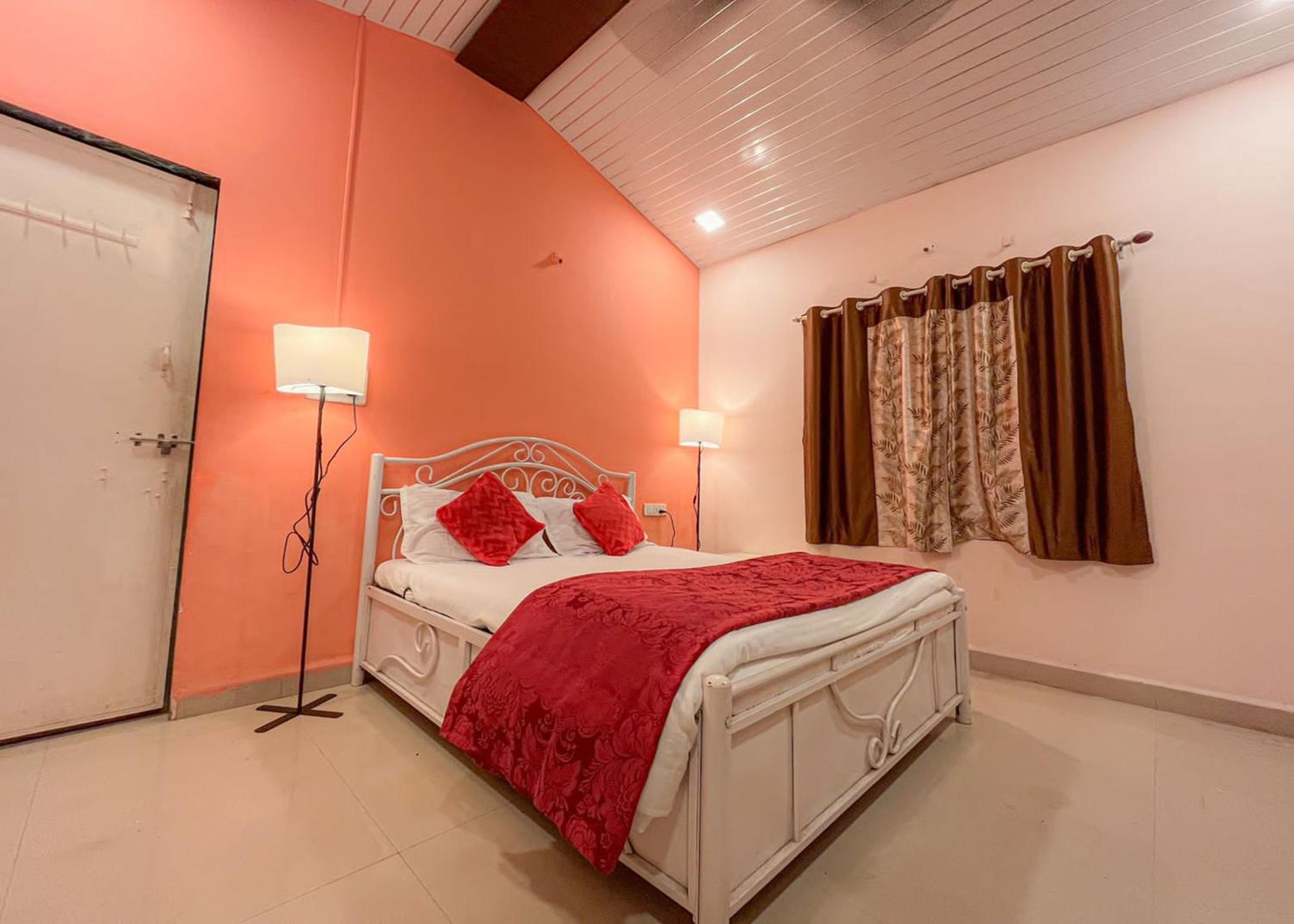 Three-Bedroom Villa photo 1