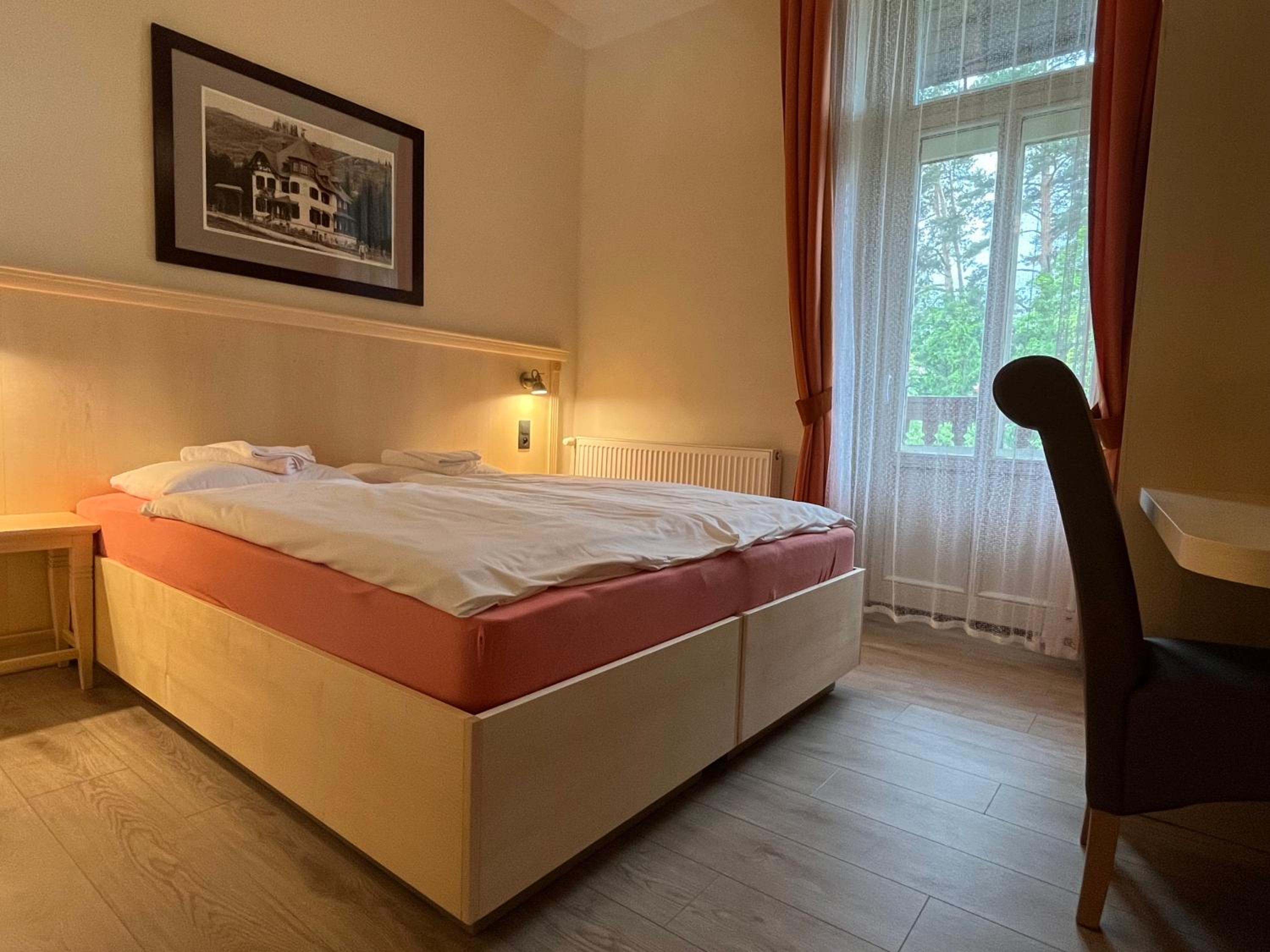 Economy Double or Twin Room (Historical Building) photo 1