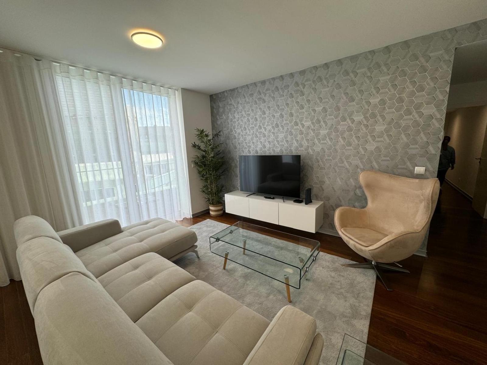 Apartment with City View
