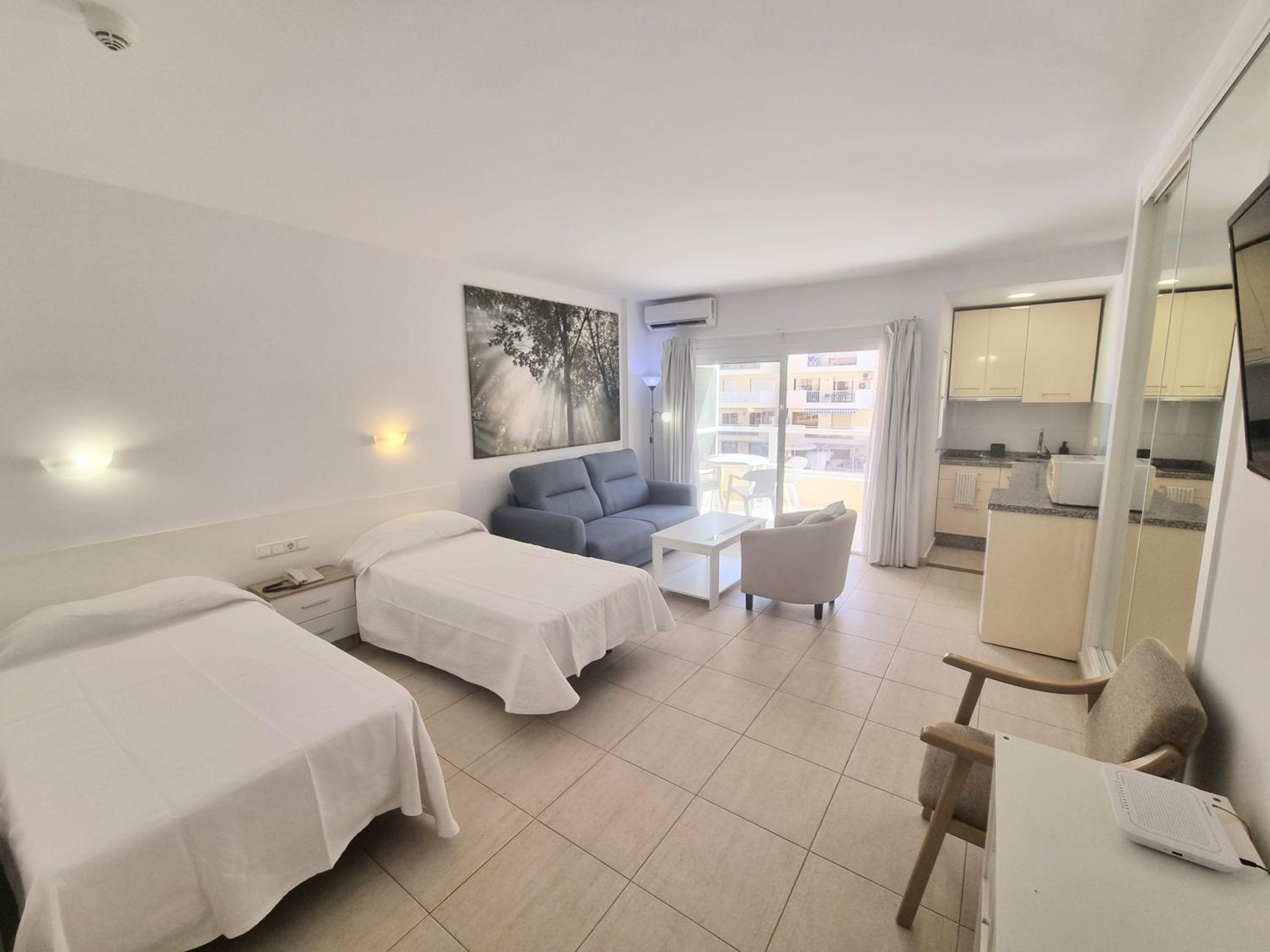 Estudio con terraza