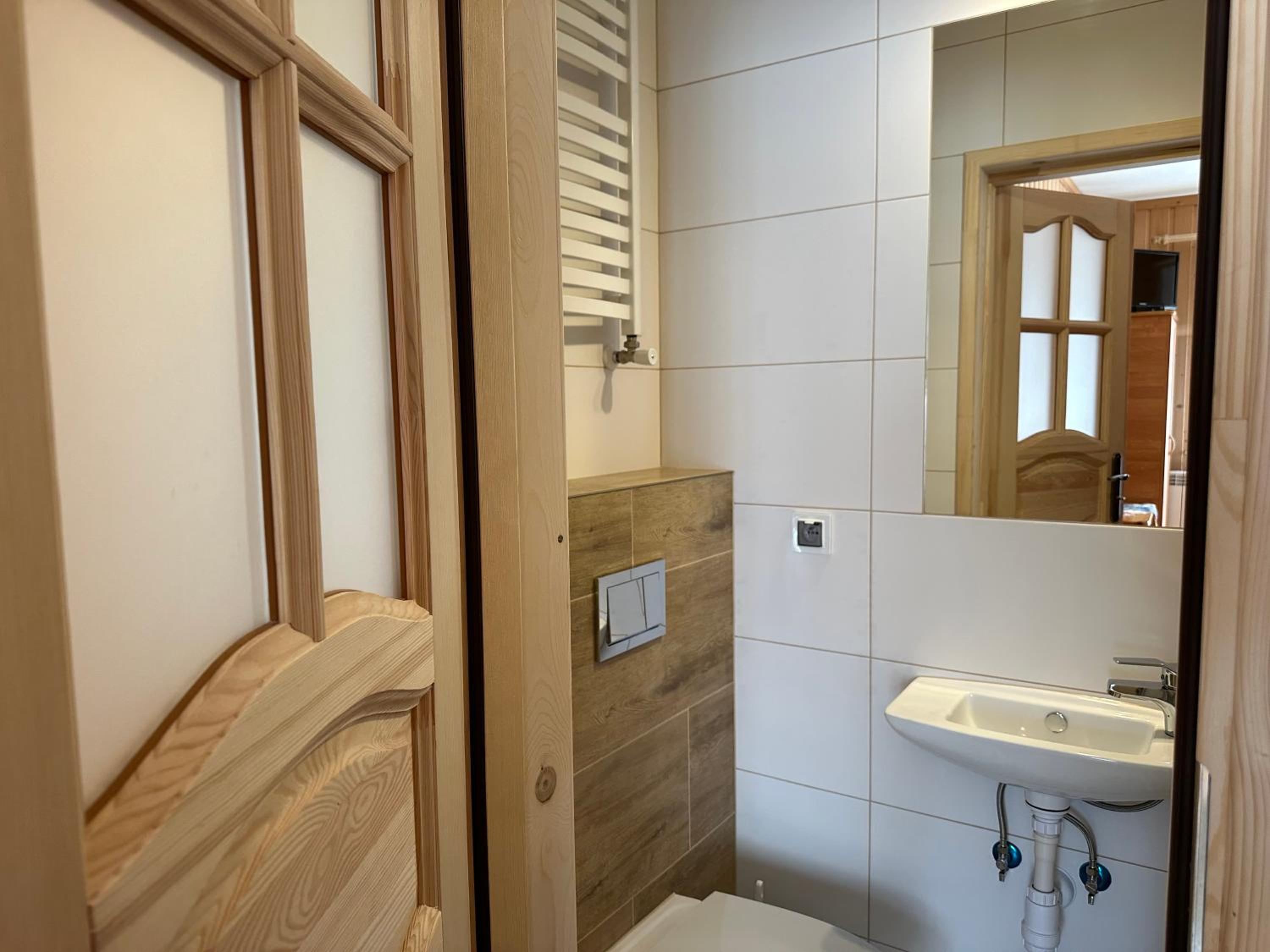 Double or Twin Room - Photo 2