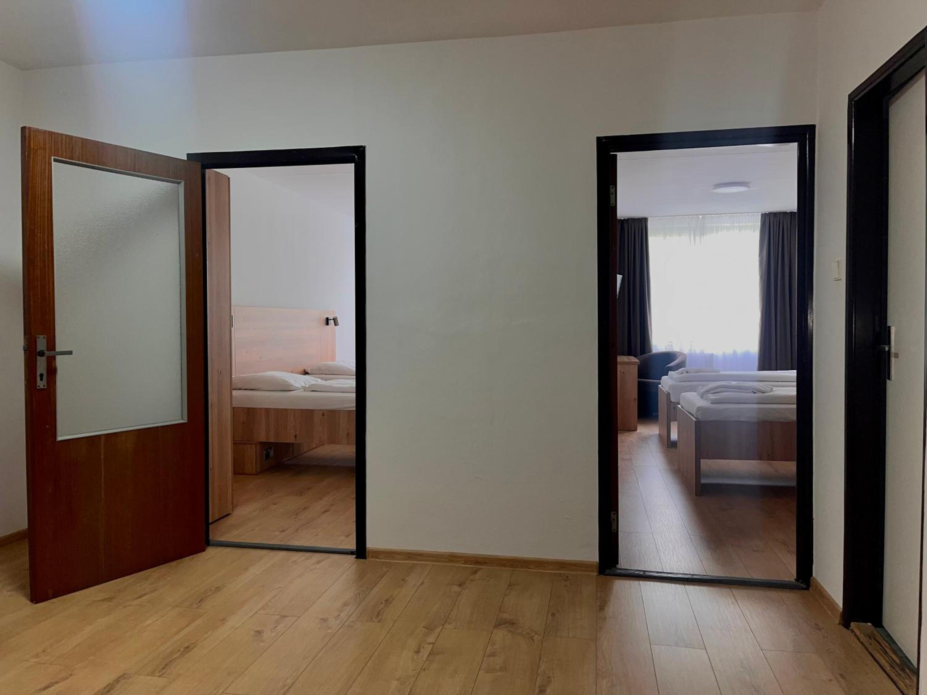 Economy Triple Room