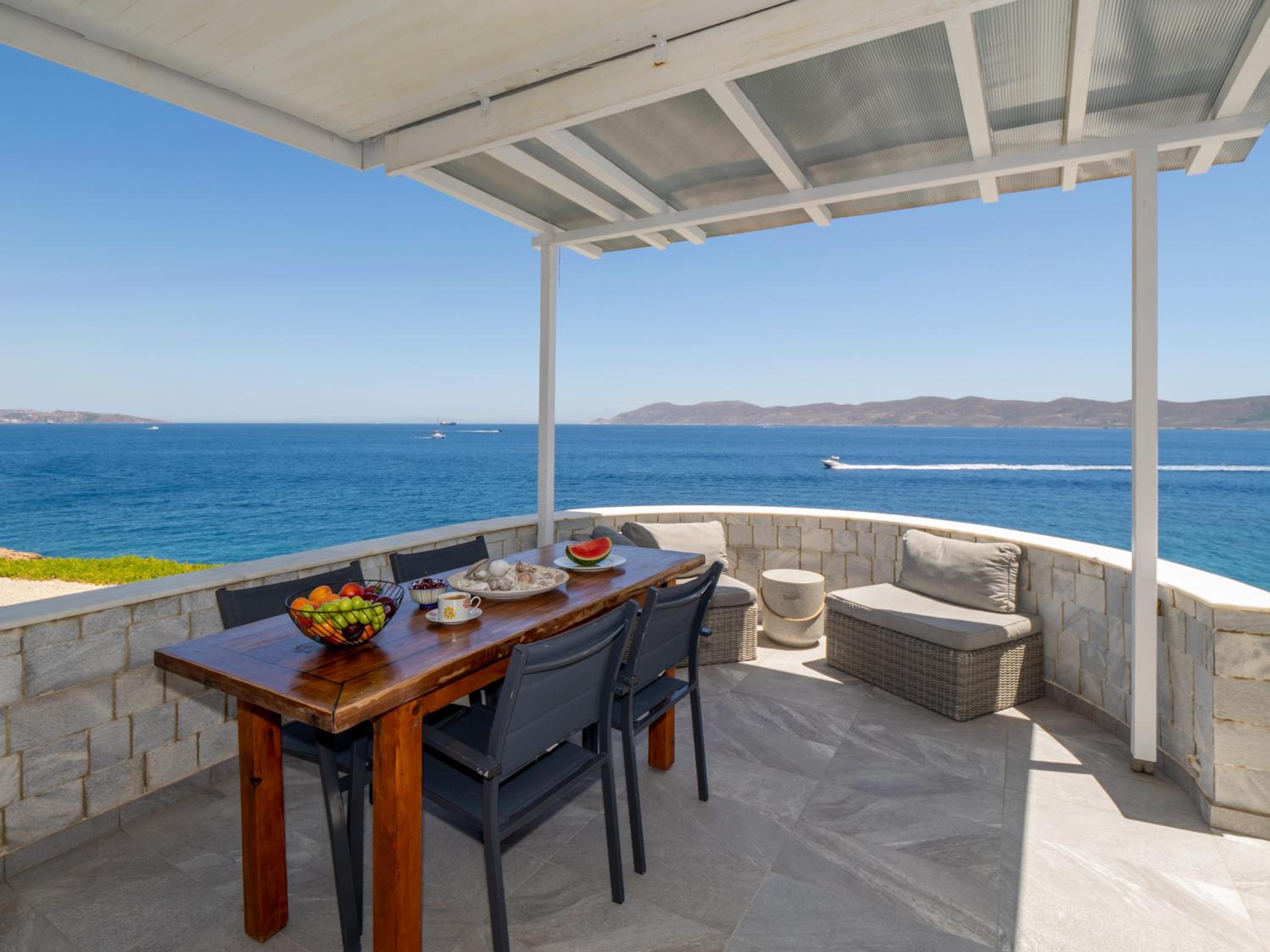 Villa photo 3