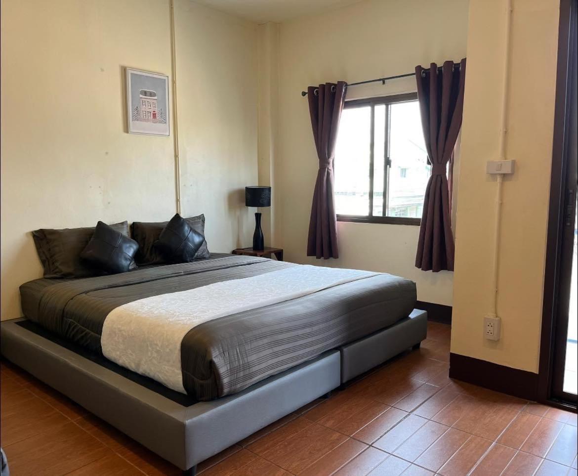 King Room with Balcony photo 1