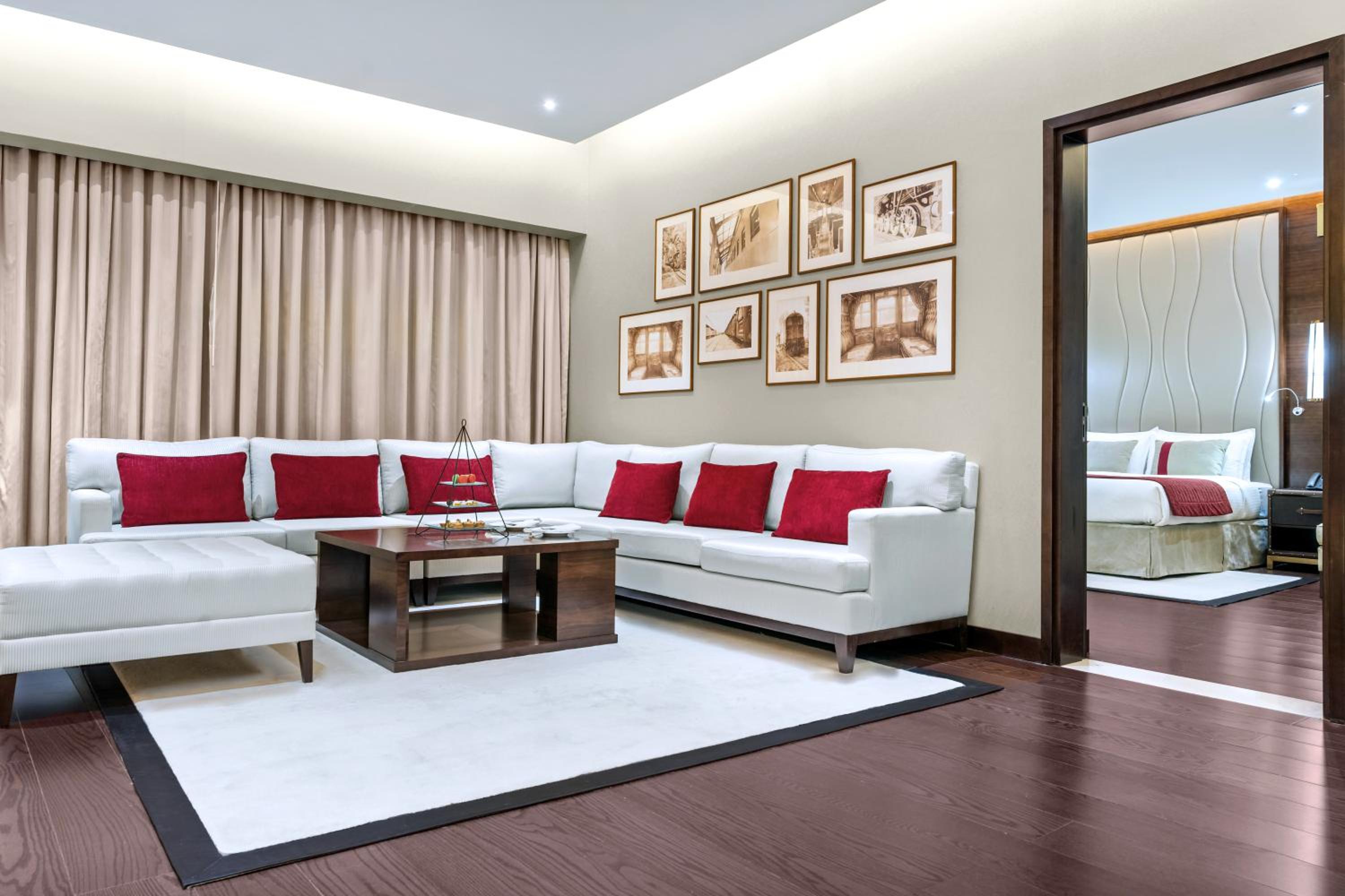 Premium Suite - Photo 7