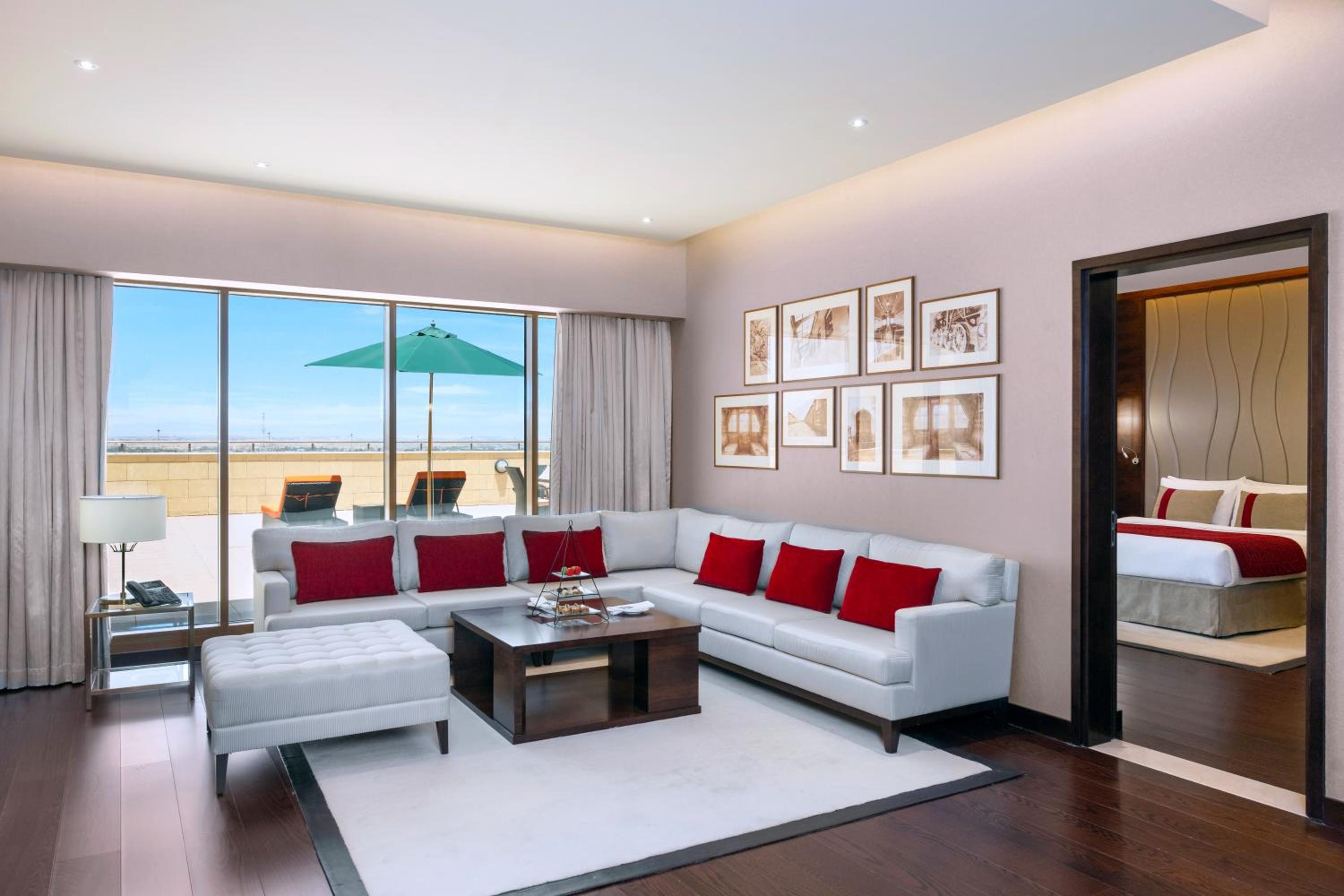 Premium Suite - Photo 2