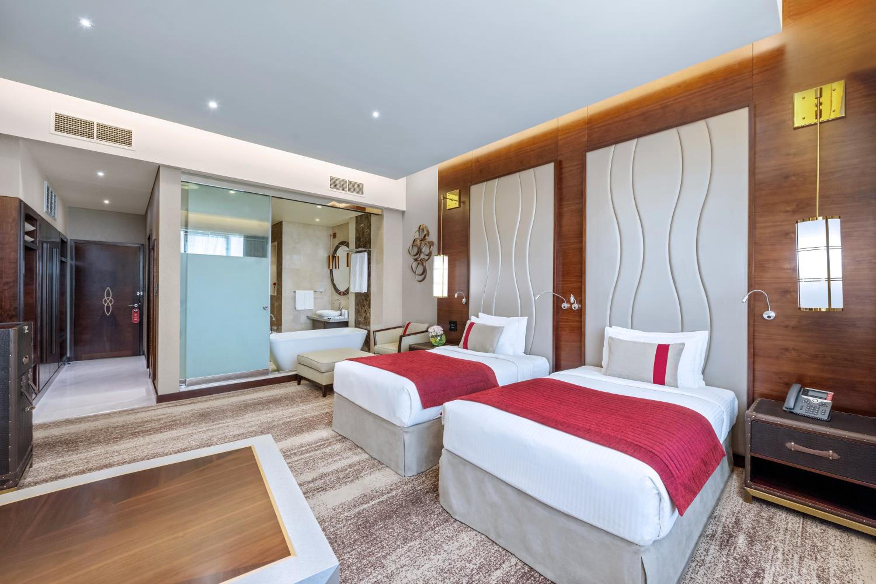 Executive Room with Twin Bed - Photo 3