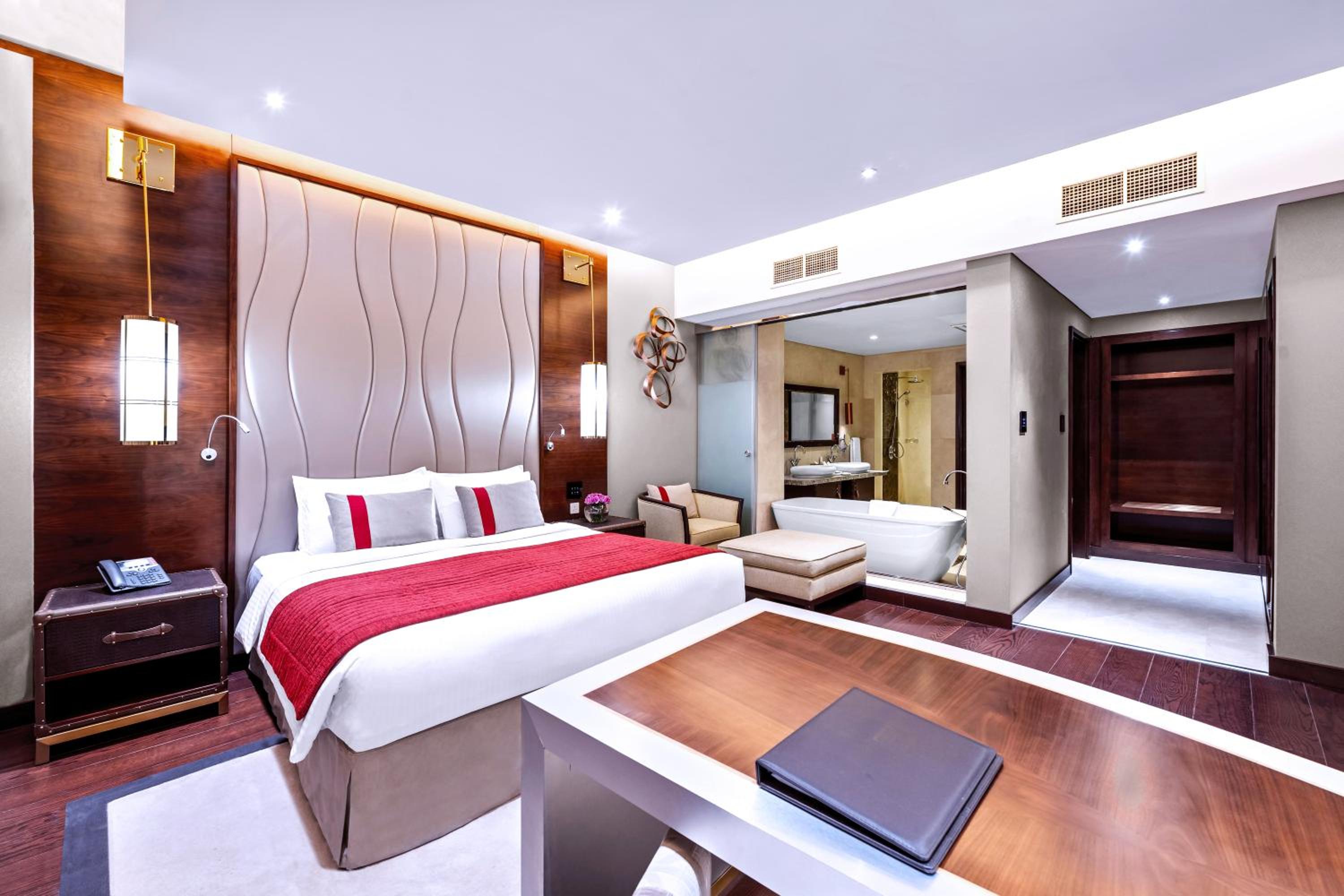 Premium Suite - Photo 1