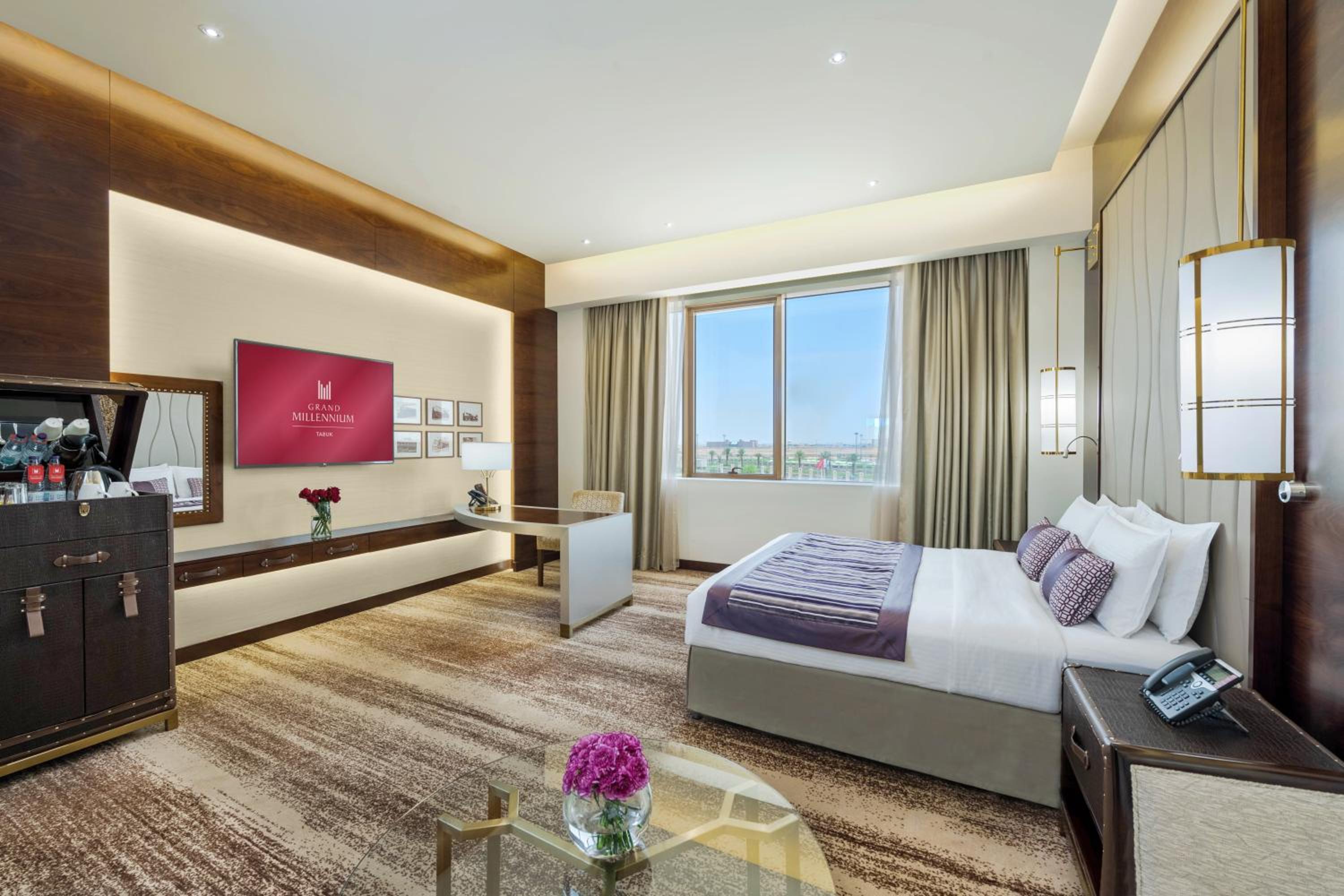 Deluxe King Room - Photo 4