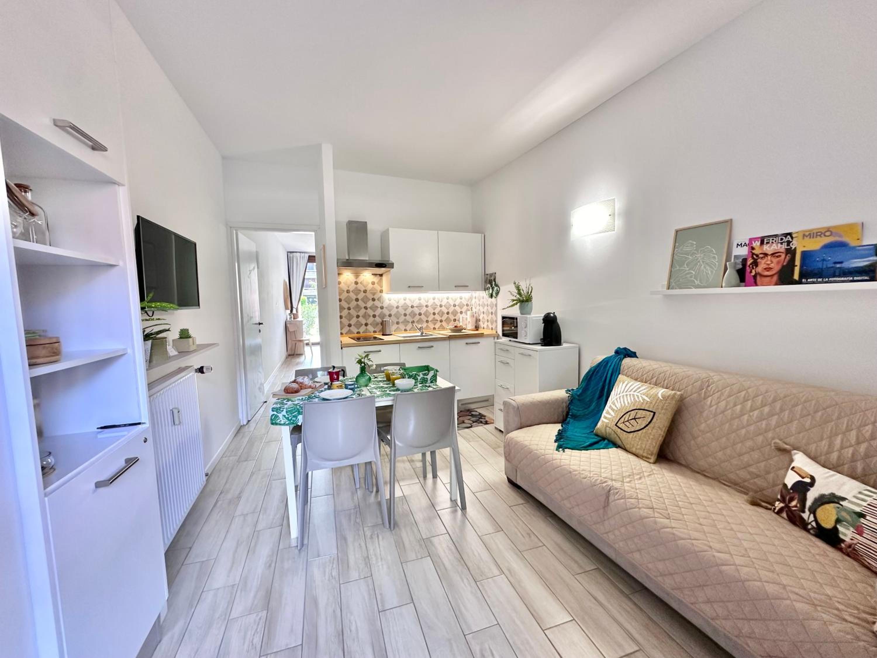 One-Bedroom Apartment with Pool View