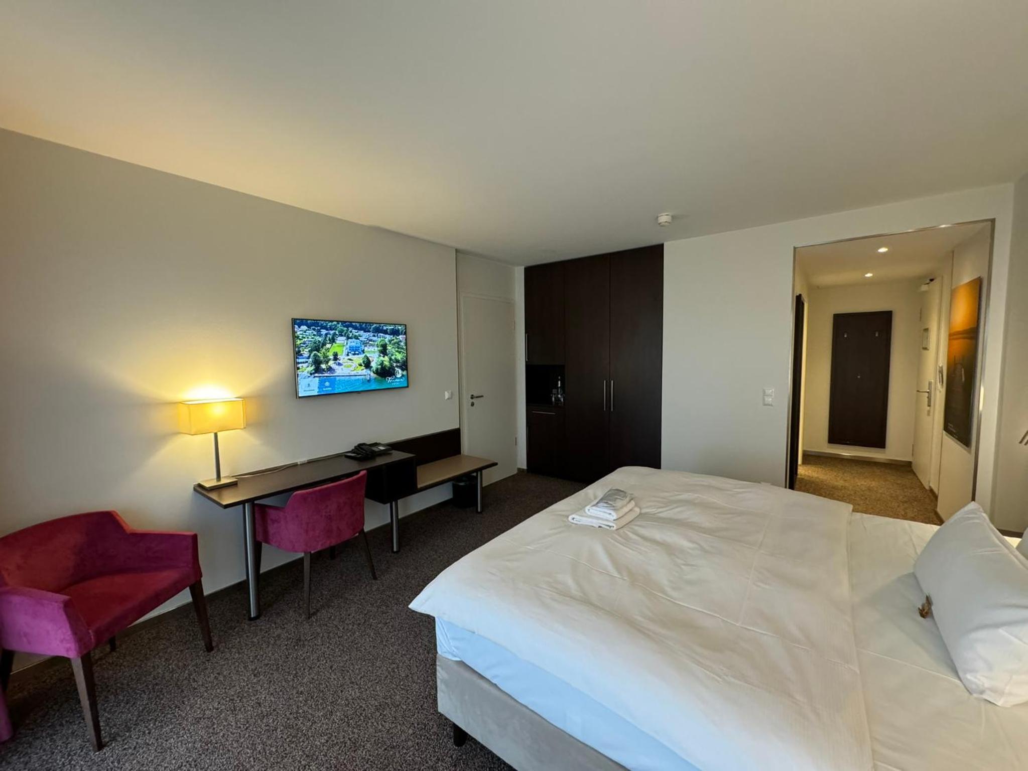Double Room with Balcony and Sea View - Photo 6