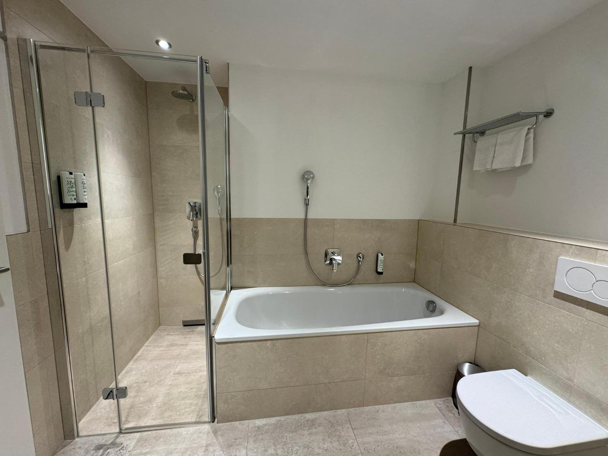 Deluxe Double Room with Balcony and Sea View - Photo 4