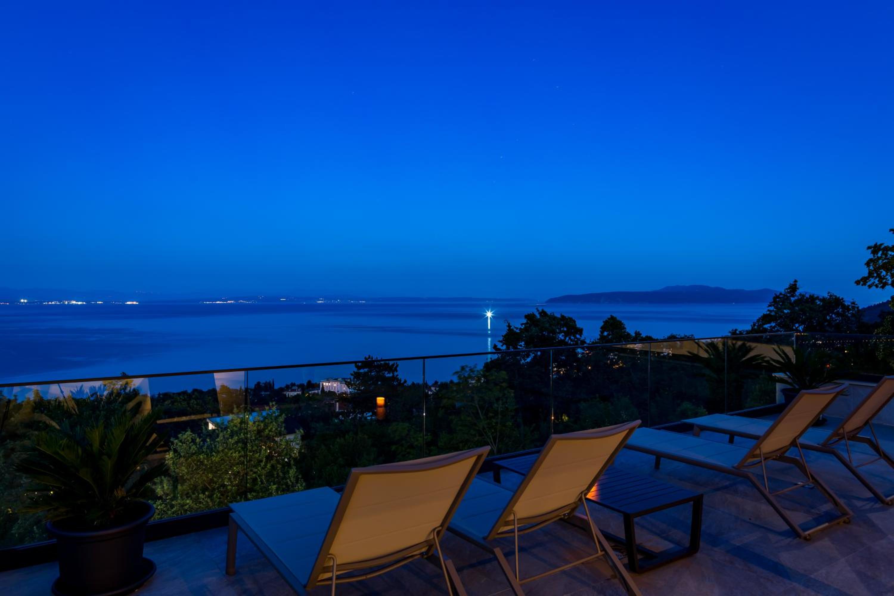 Villa photo 3