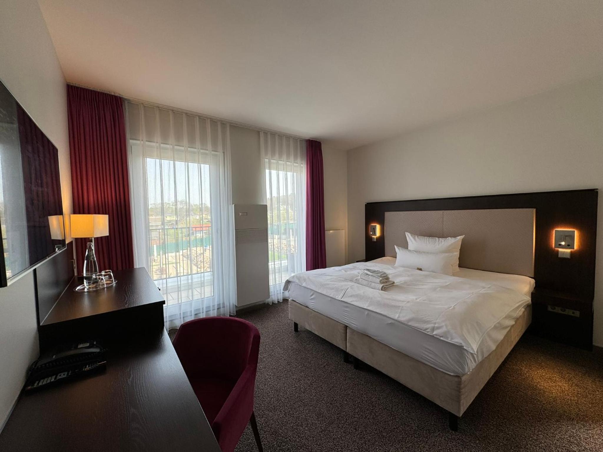 Double Room with Balcony - Photo 2