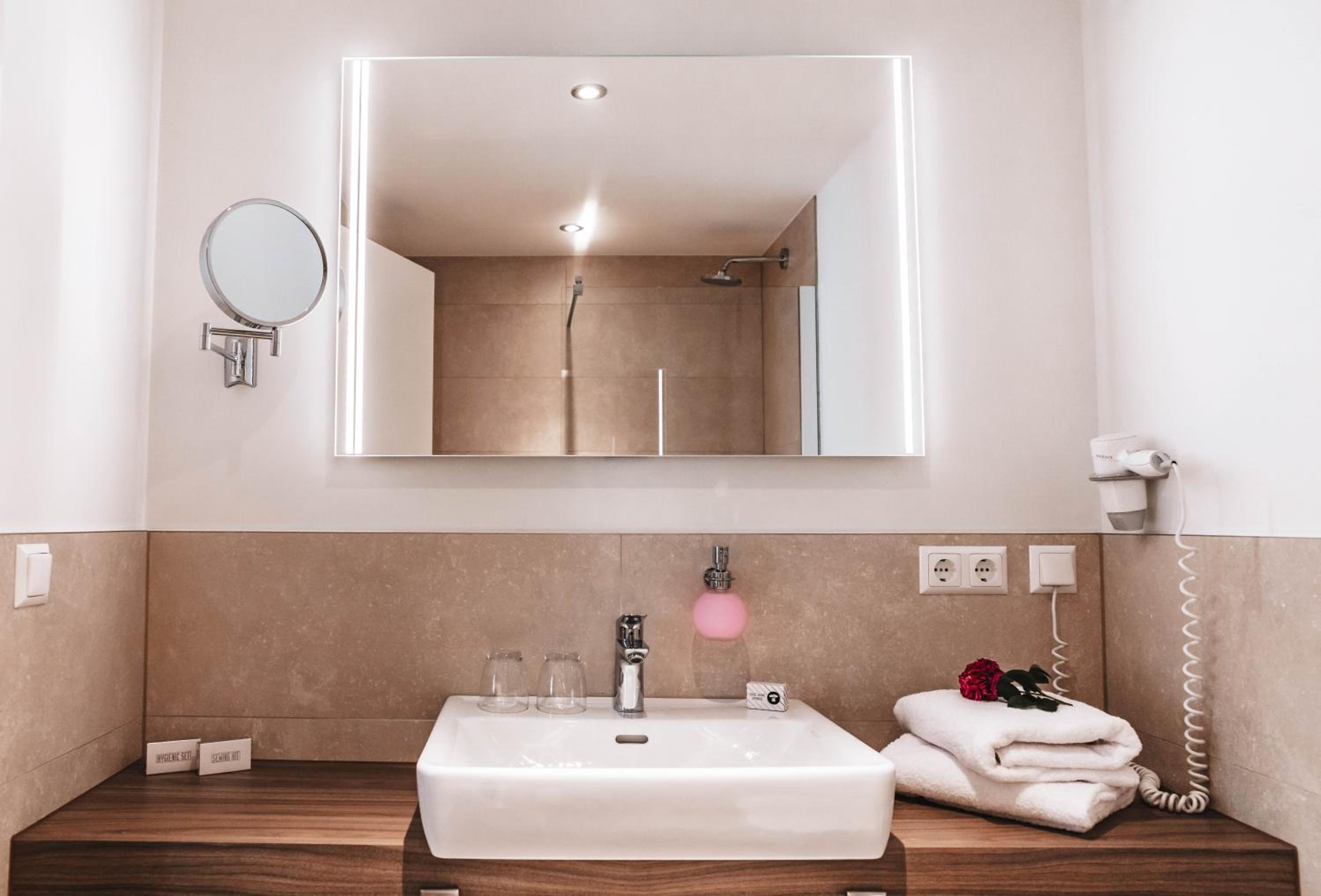 Double Room - Photo 3