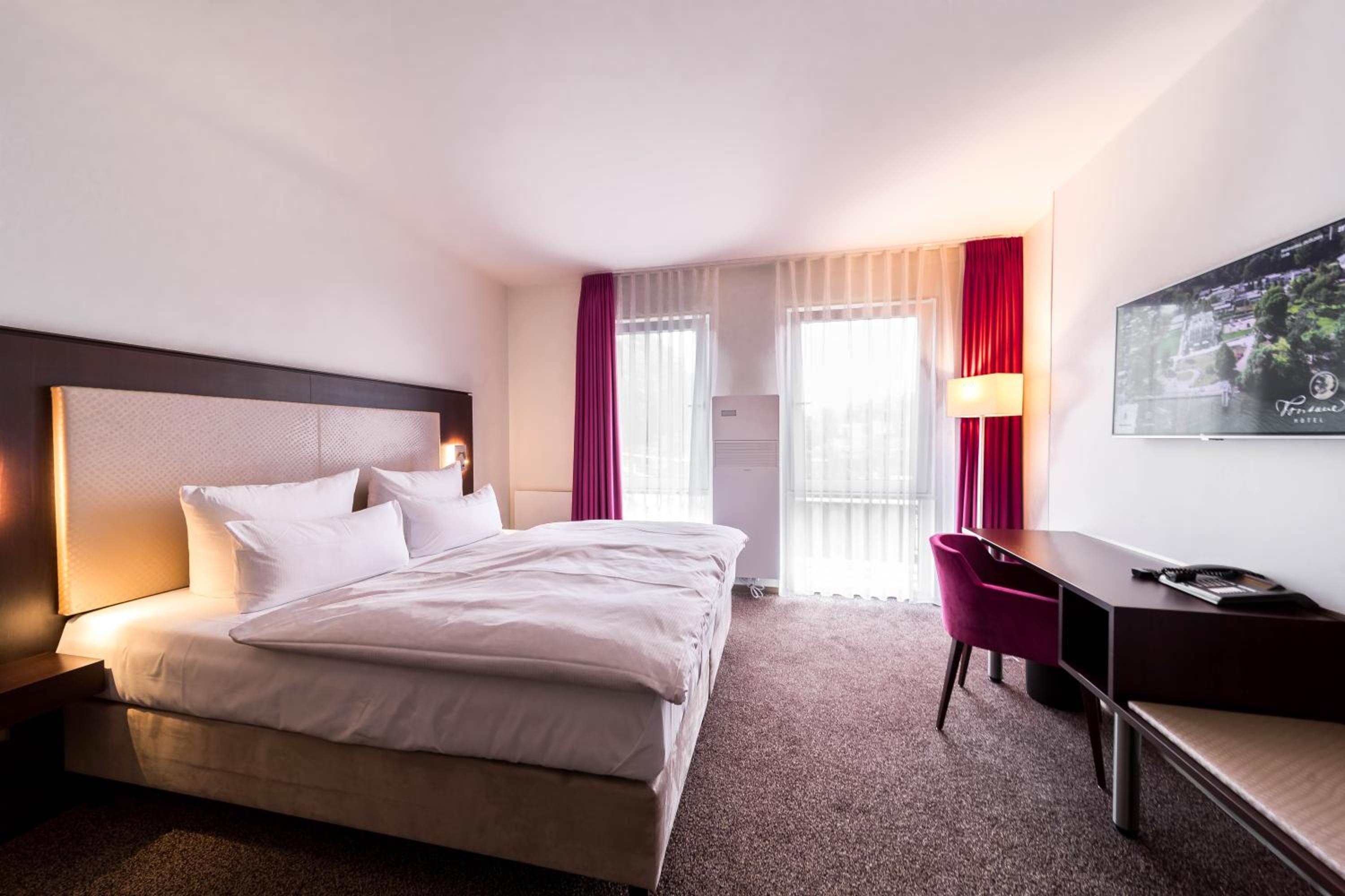 Large Double Room - Photo 1