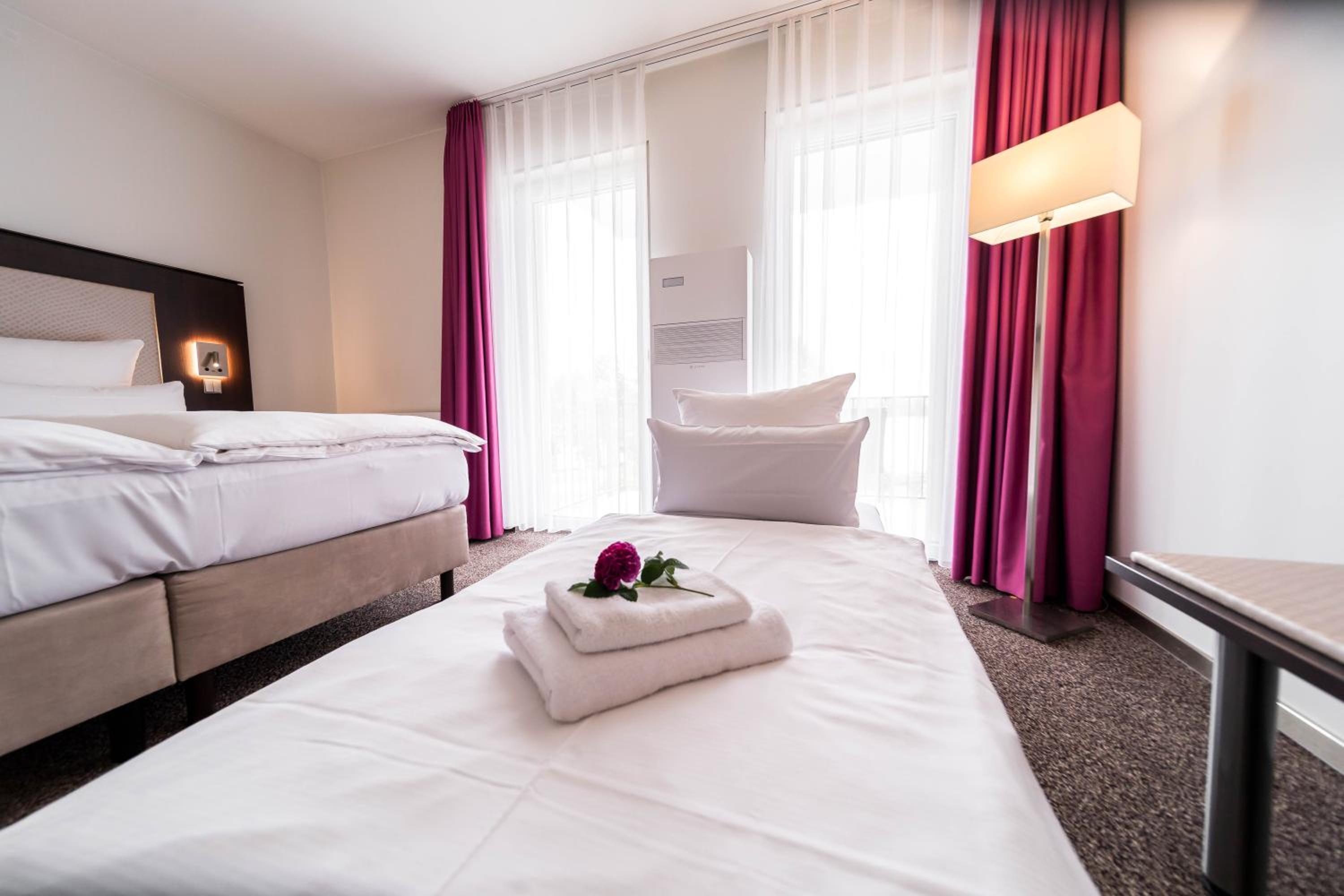 Deluxe Double Room with Balcony and Sea View - Photo 5