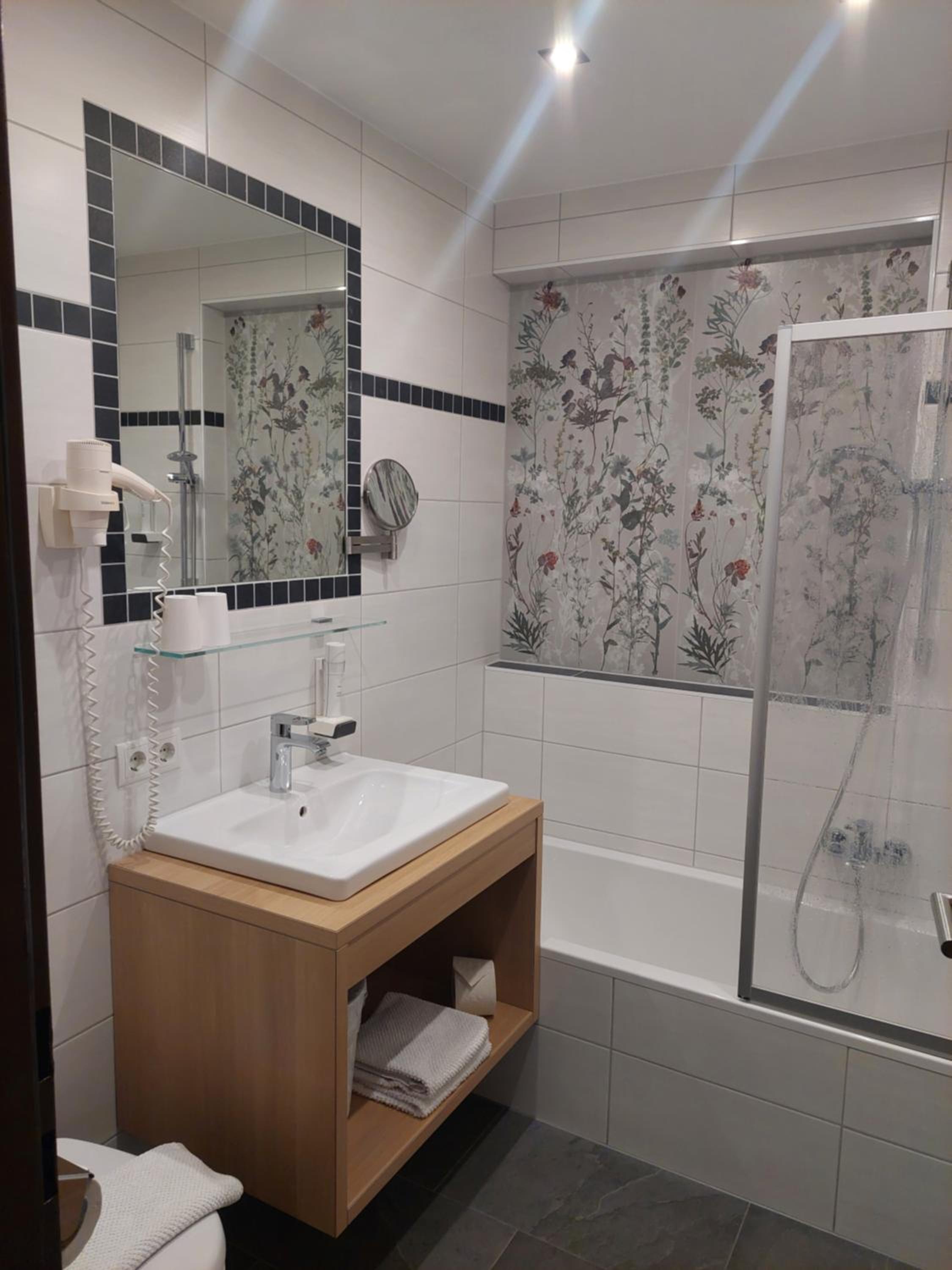 Budget Double Room photo 2