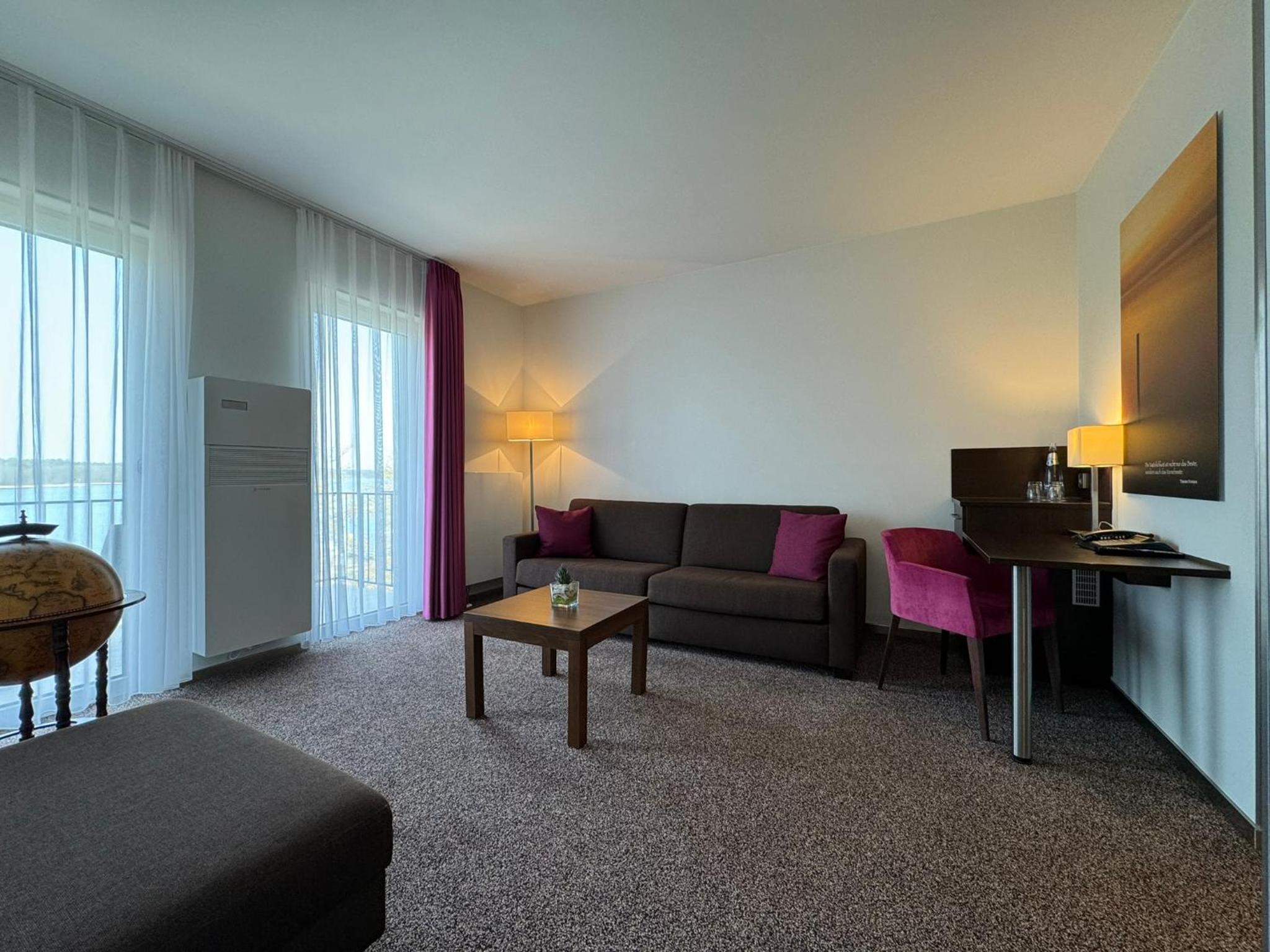 Deluxe Suite with Sea View - Photo 1