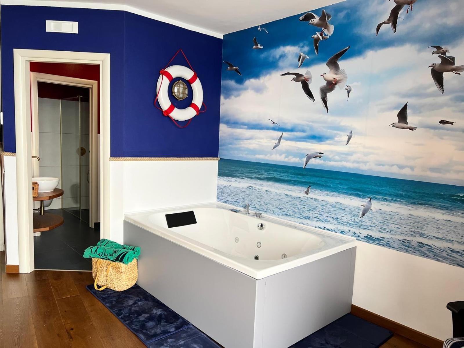VIP Room with Sea View - Photo 10