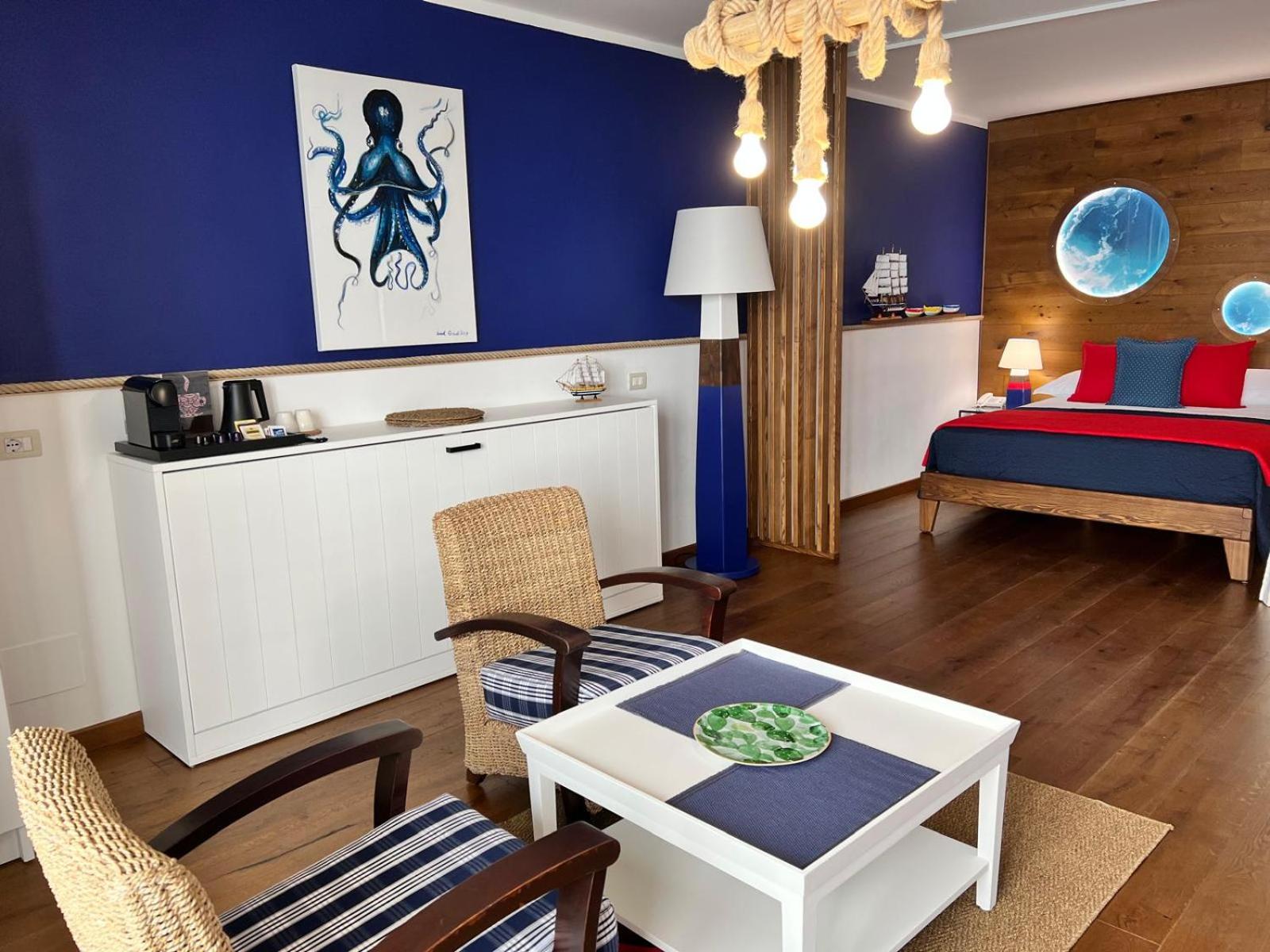 VIP Room with Sea View - Photo 11
