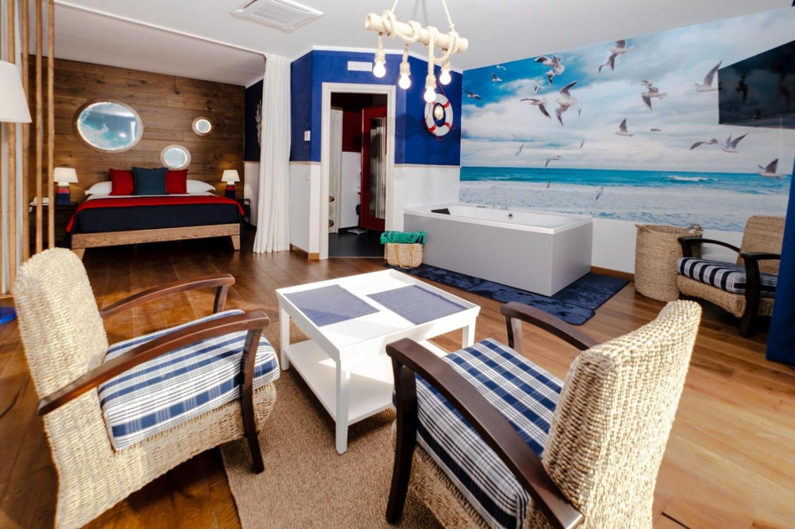 VIP Room with Sea View - Photo 9