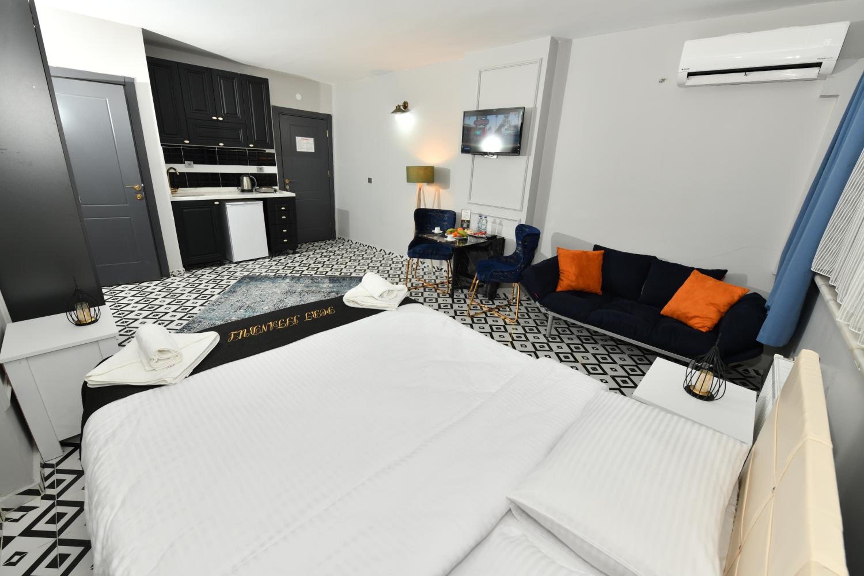 Executive Suite photo 2