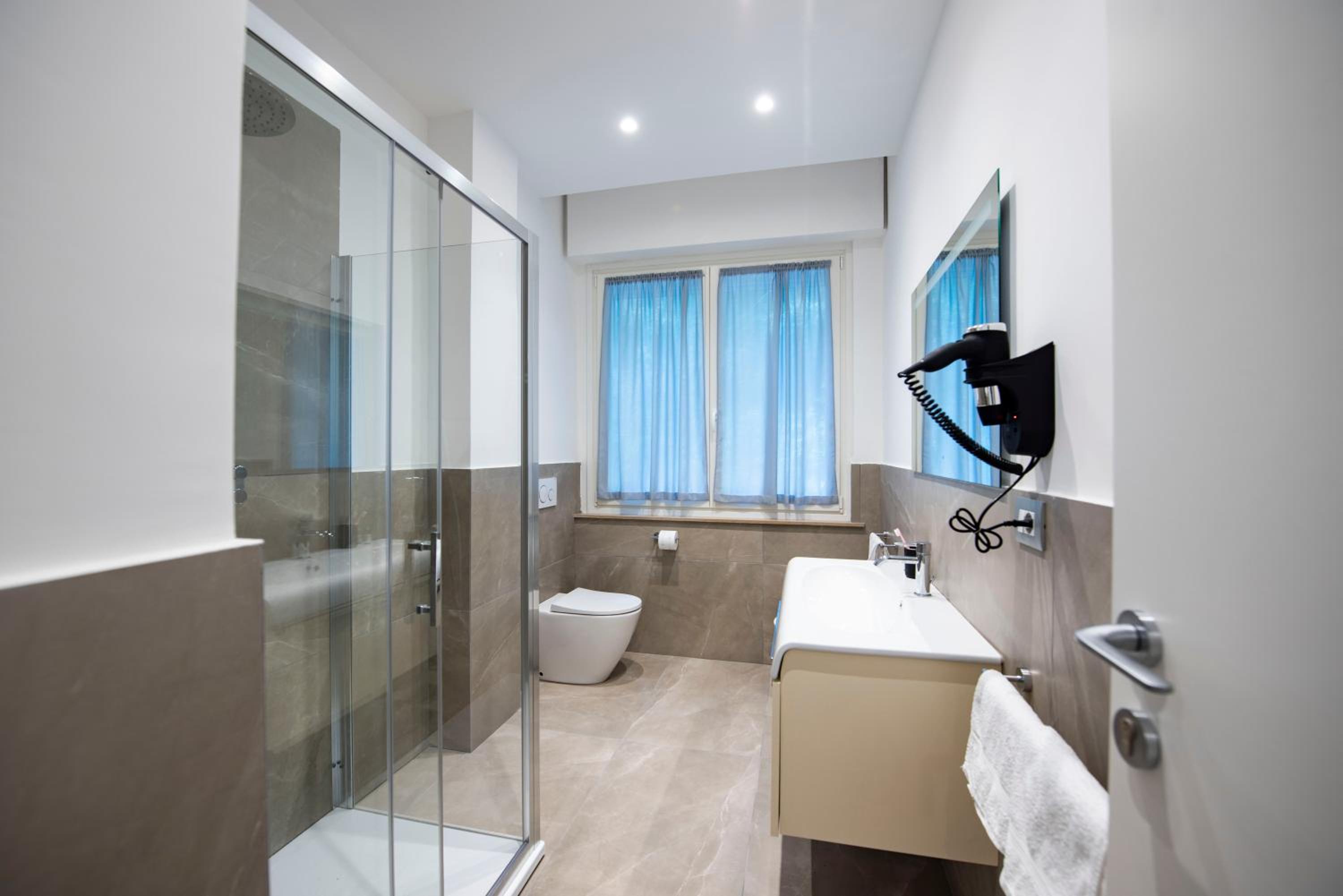 Studio Apartment with One Double Bed photo 2
