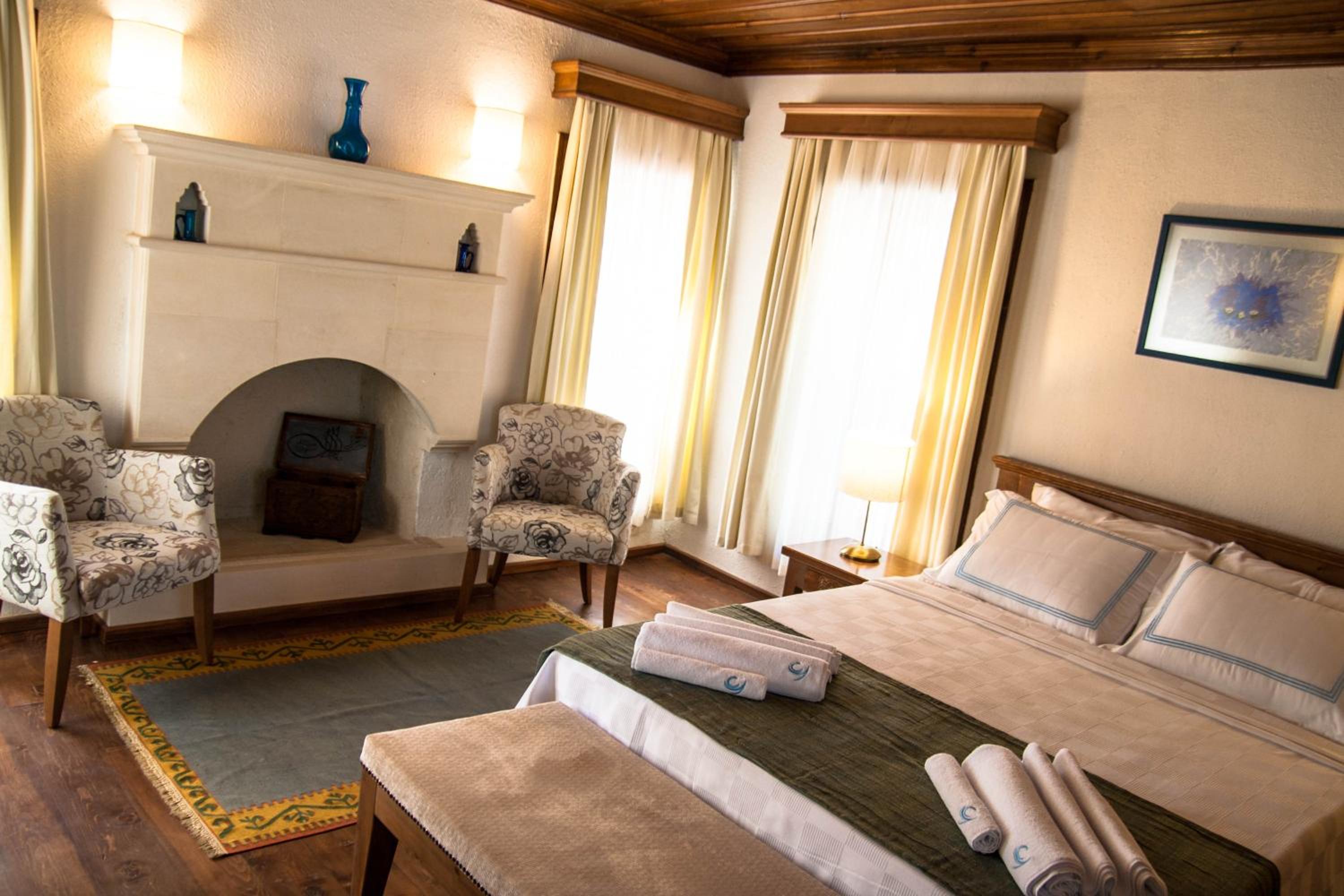 Deluxe Queen Room photo 2