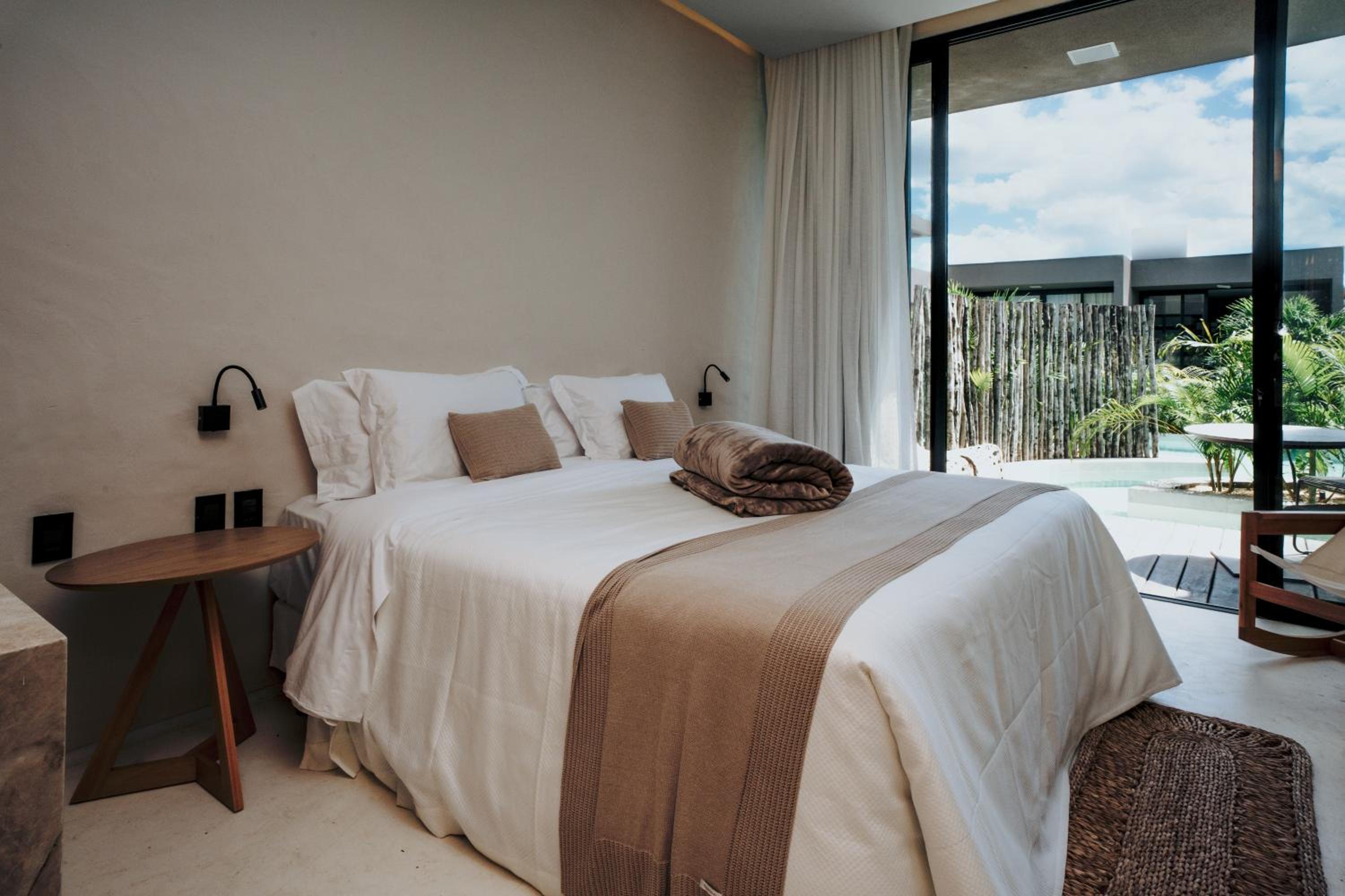 Double Room with Pool View photo 2