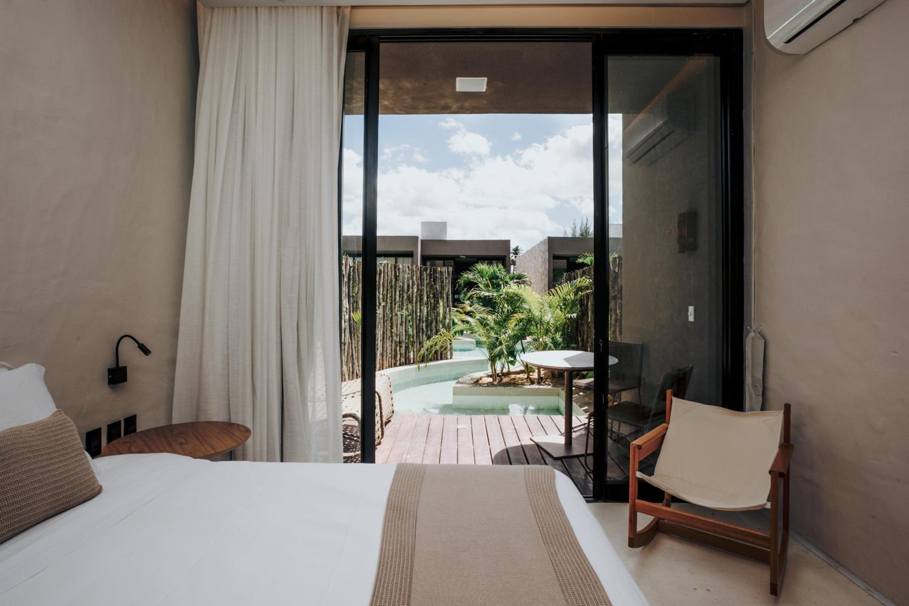Double Room with Pool View photo 1